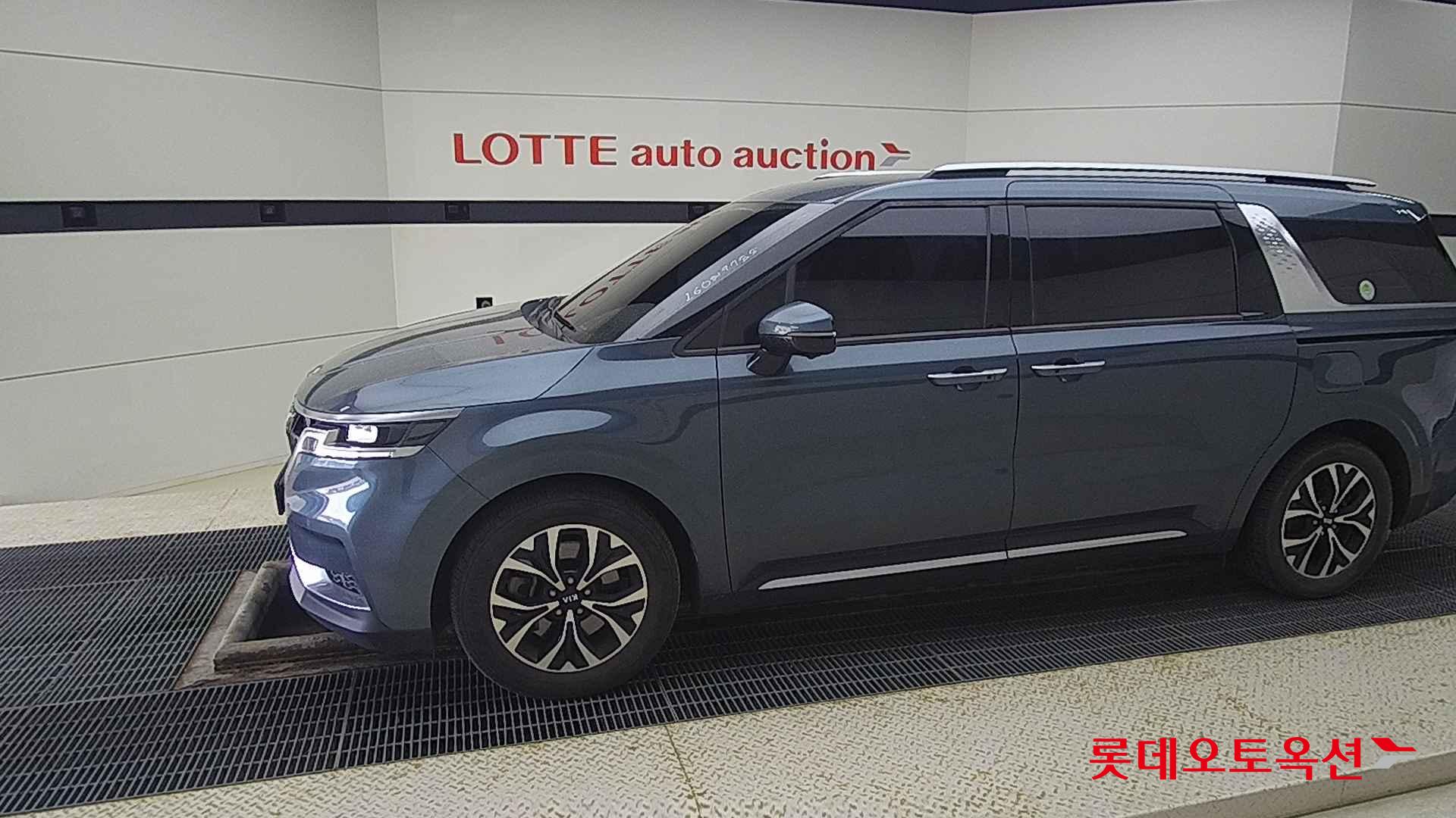 Kia Carnival id 2698441 из Кореи 12