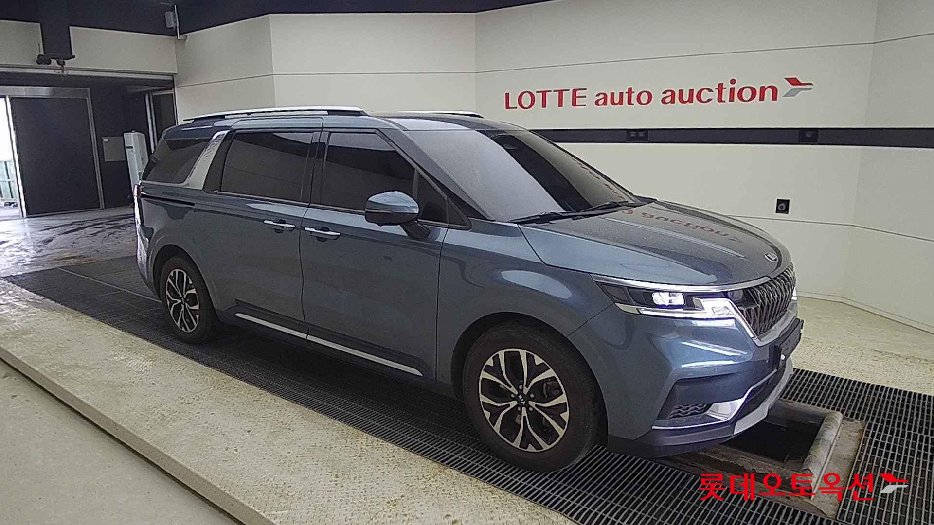 Kia Carnival id 2698441 из Кореи 16