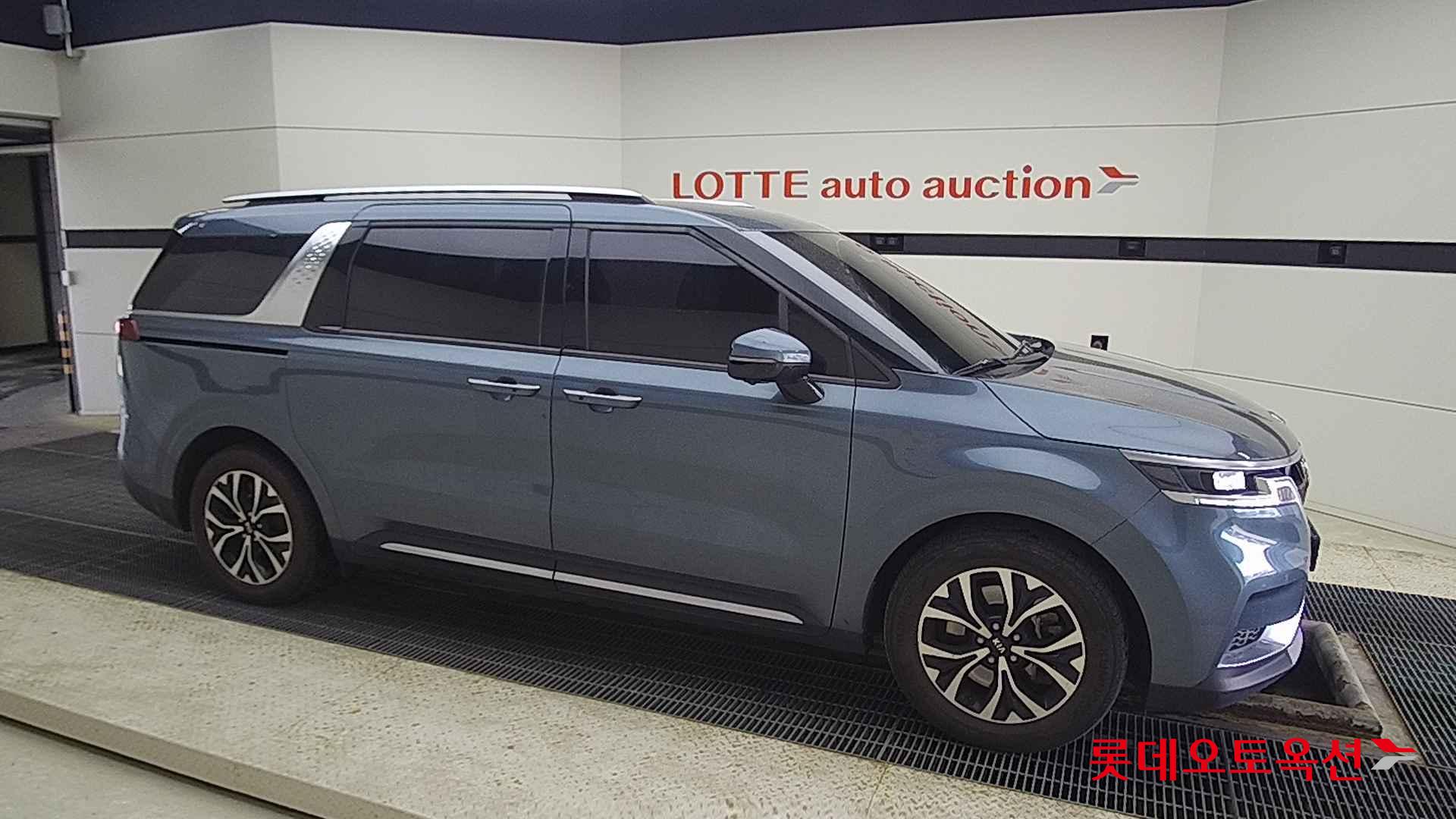 Kia Carnival id 2698441 из Кореи 17