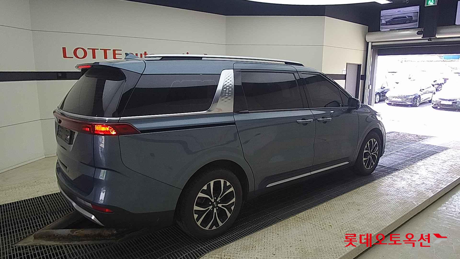 Kia Carnival id 2698441 из Кореи 19