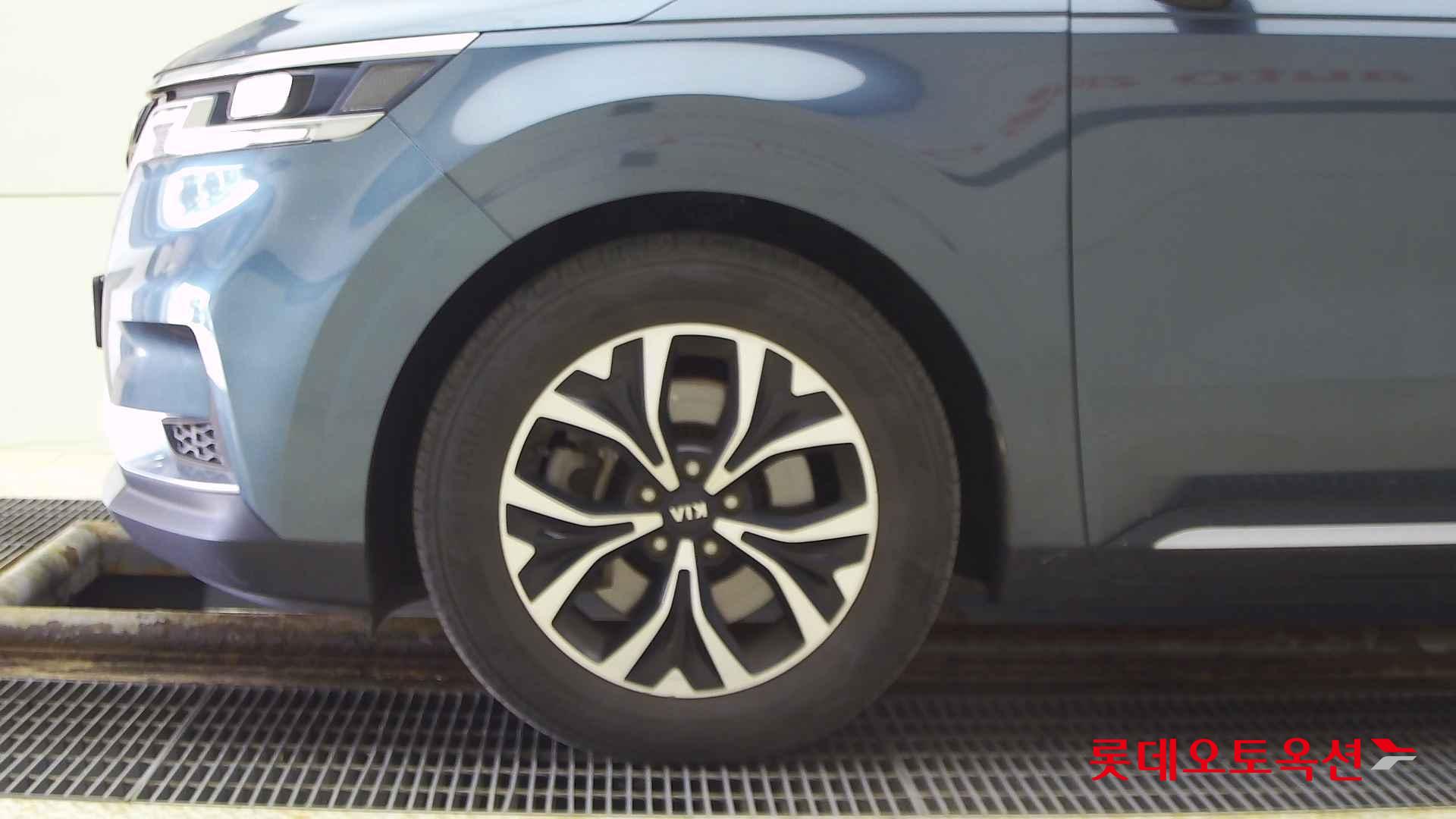 Kia Carnival id 2698441 из Кореи 21