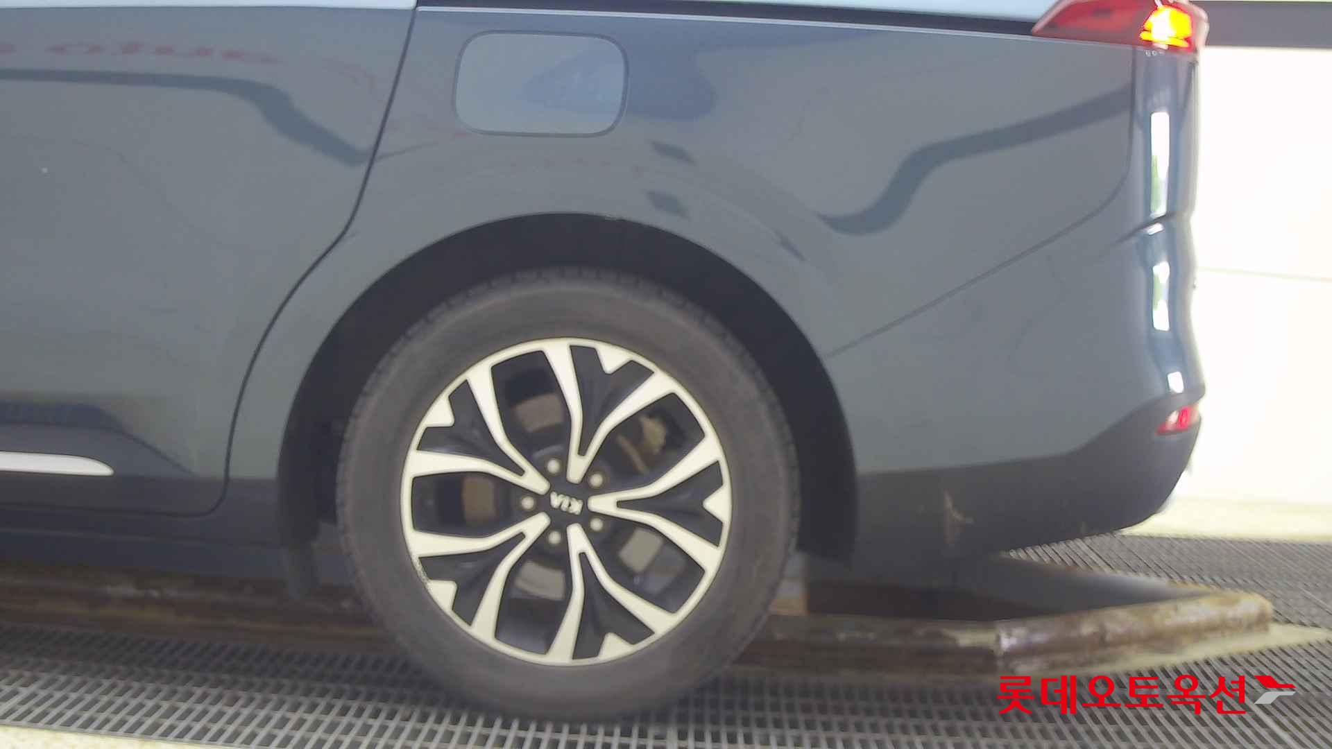 Kia Carnival id 2698441 из Кореи 22