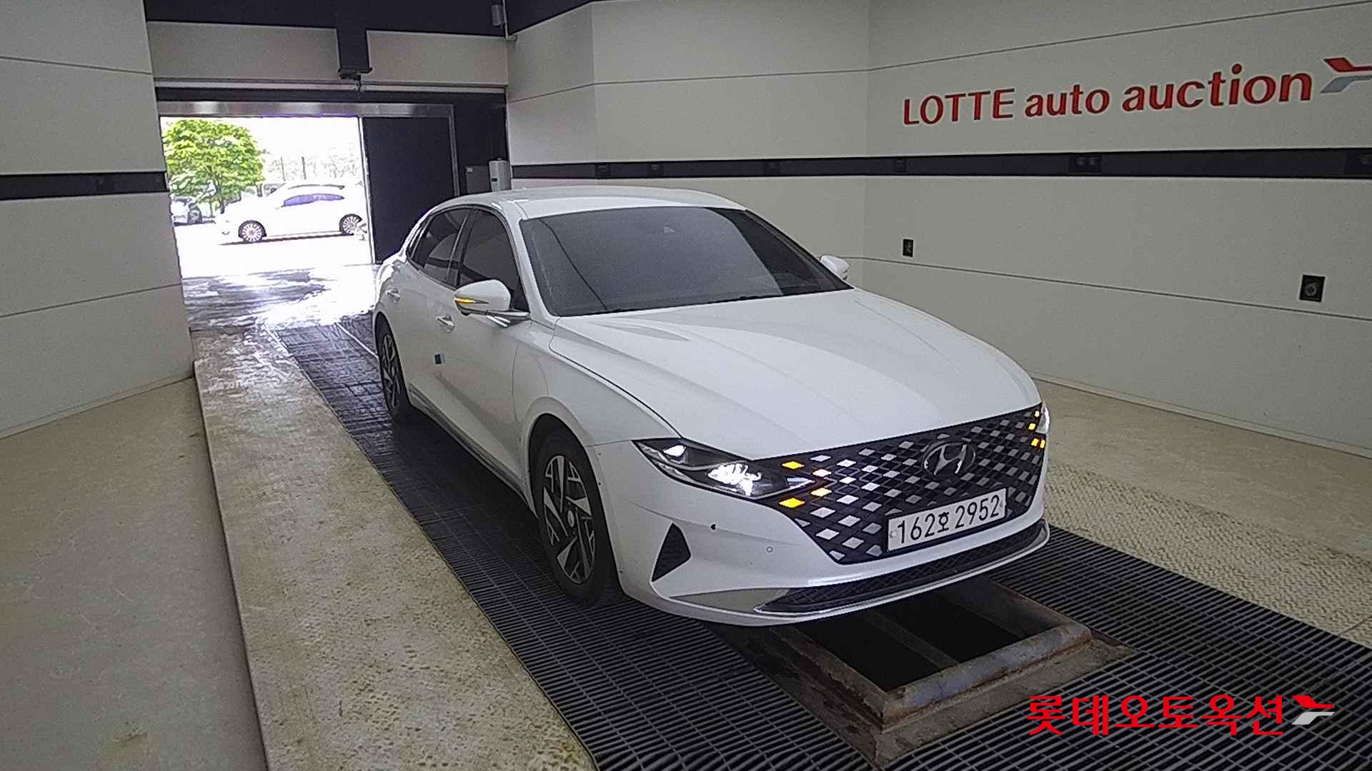 Hyundai Grandeur Hybrid id 2704029 из Кореи 15