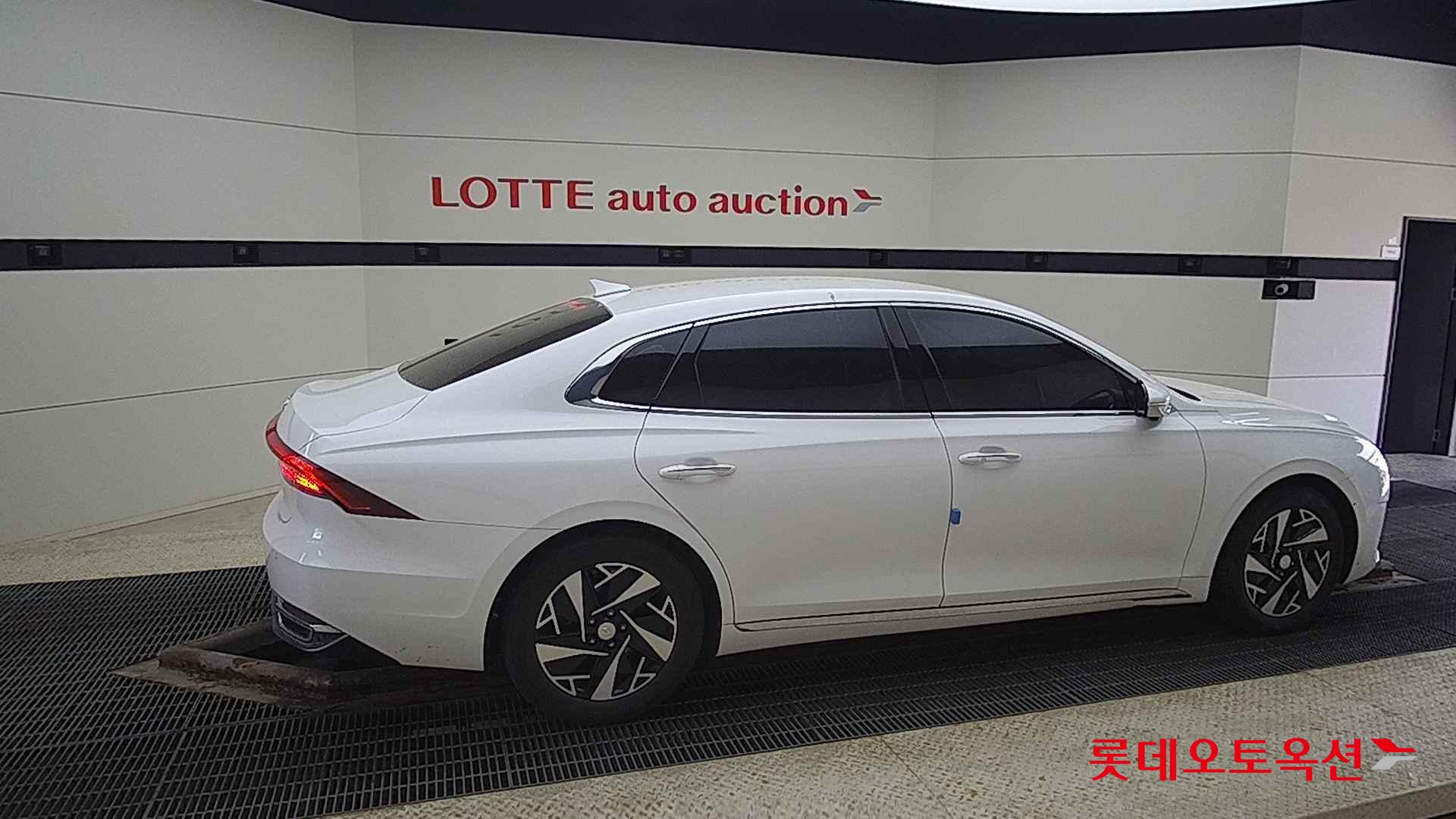Hyundai Grandeur Hybrid id 2704029 из Кореи 18