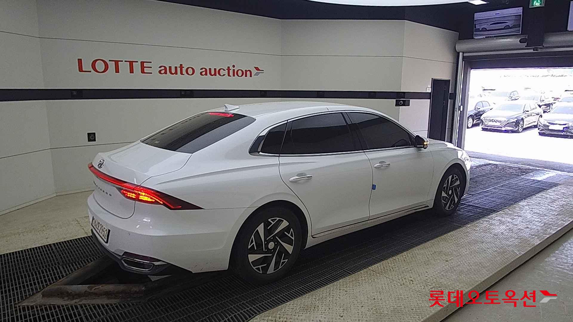 Hyundai Grandeur Hybrid id 2704029 из Кореи 19