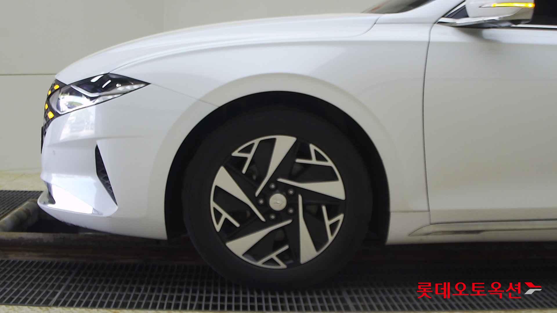 Hyundai Grandeur Hybrid id 2704029 из Кореи 21