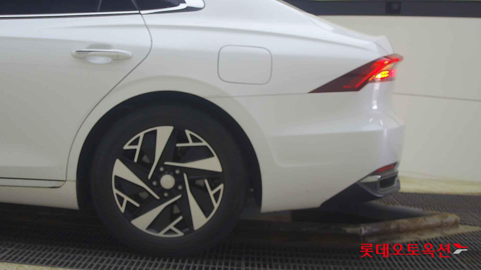 Hyundai Grandeur Hybrid id 2704029 из Кореи 22