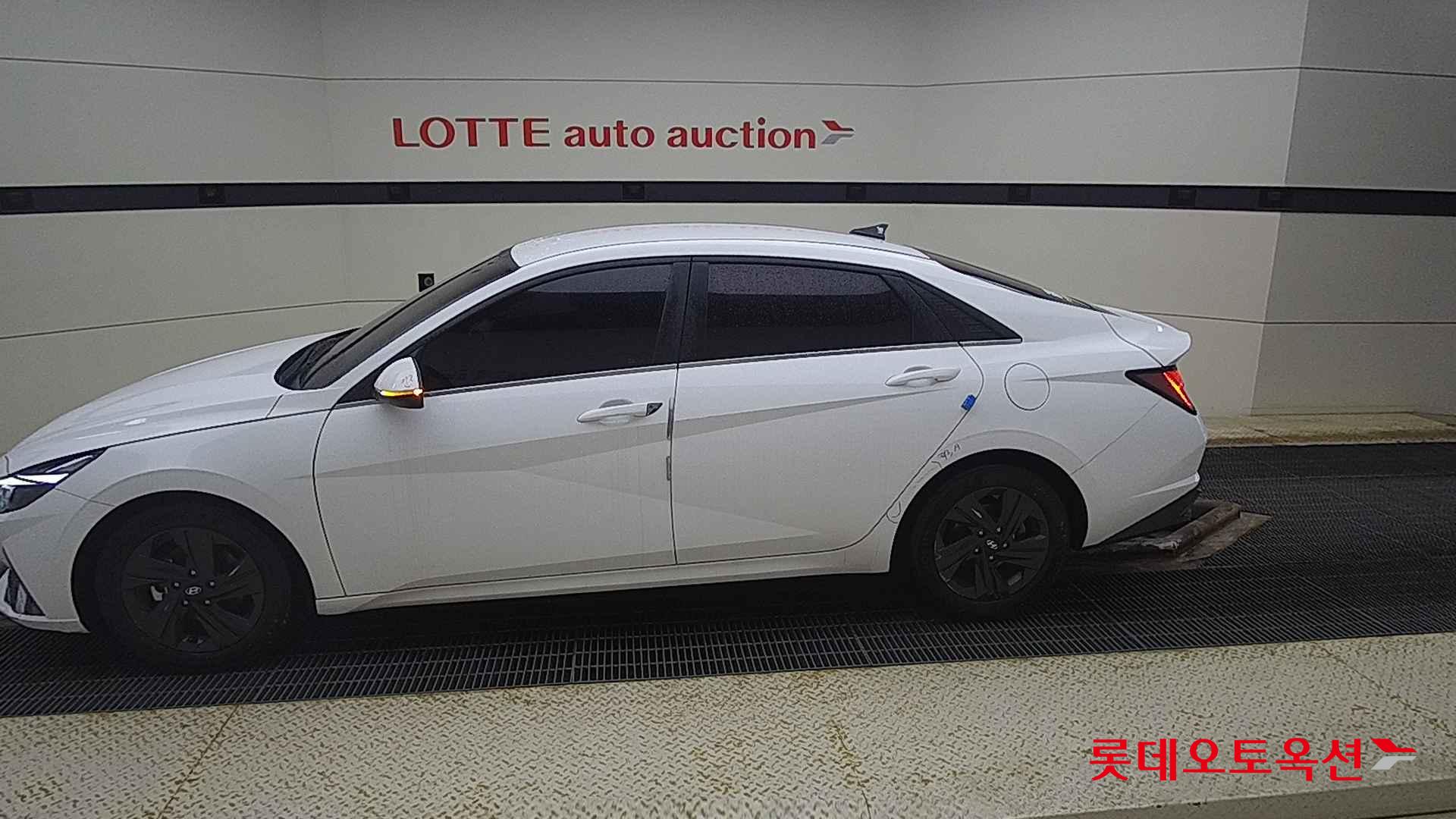 Hyundai Avante id 2708649 из Кореи 7