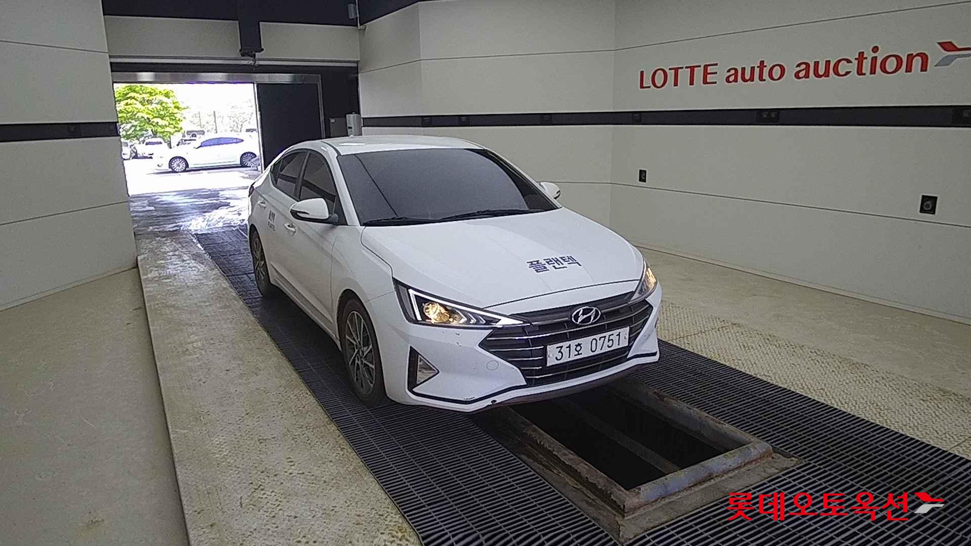 Hyundai Avante id 2698386 из Кореи 15