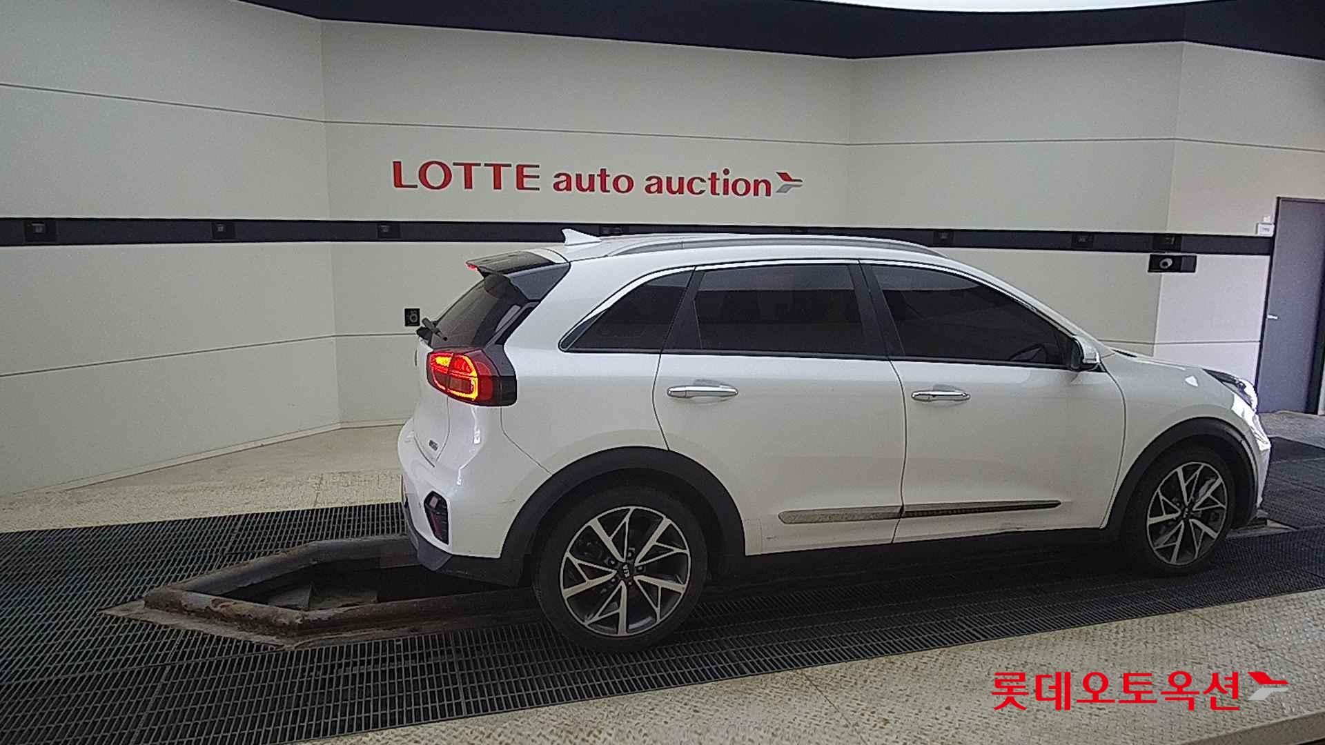 Kia Niro Hybrid id 2704072 из Кореи 18