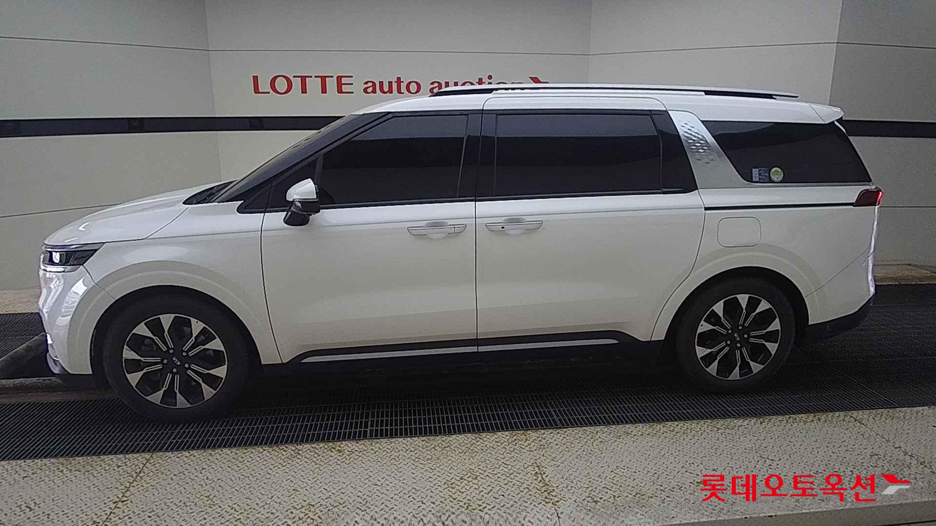 Kia Carnival id 2637527 из Кореи 7