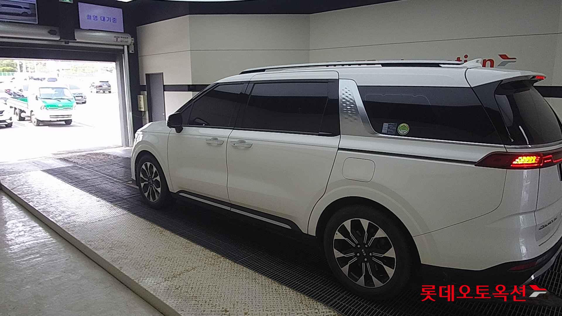 Kia Carnival id 2637527 из Кореи 10