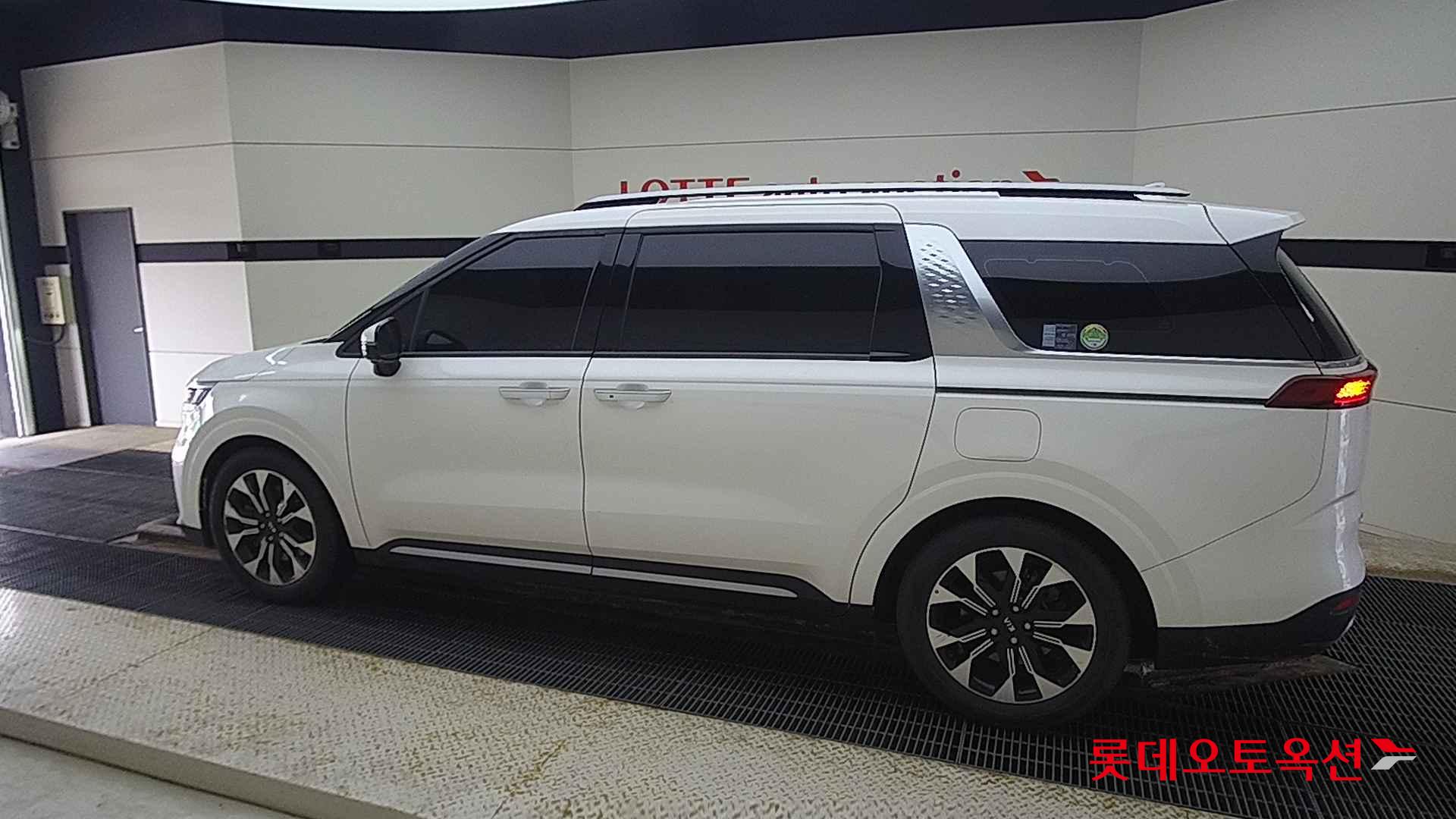 Kia Carnival id 2637527 из Кореи 11