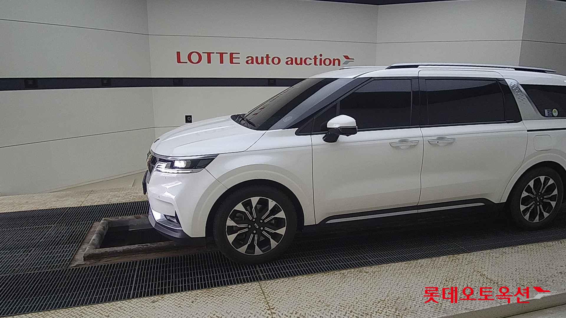 Kia Carnival id 2637527 из Кореи 12