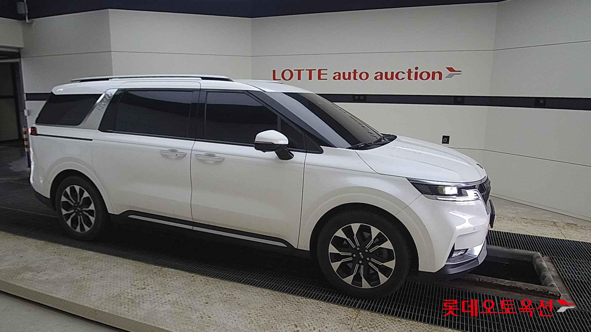 Kia Carnival id 2637527 из Кореи 17