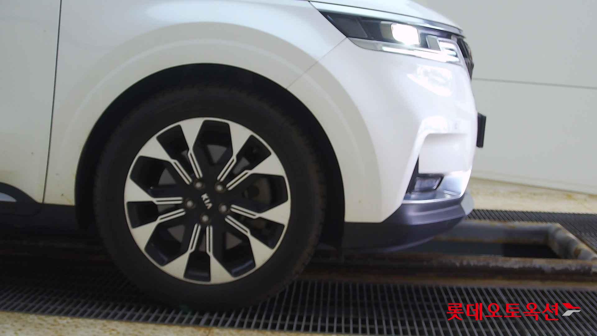 Kia Carnival id 2637527 из Кореи 23