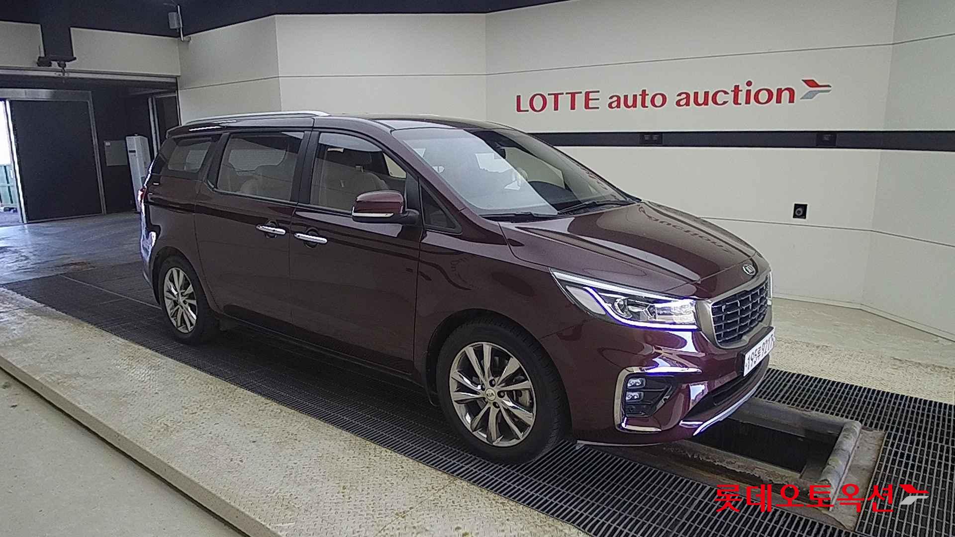 Kia Carnival id 2684538 из Кореи 16