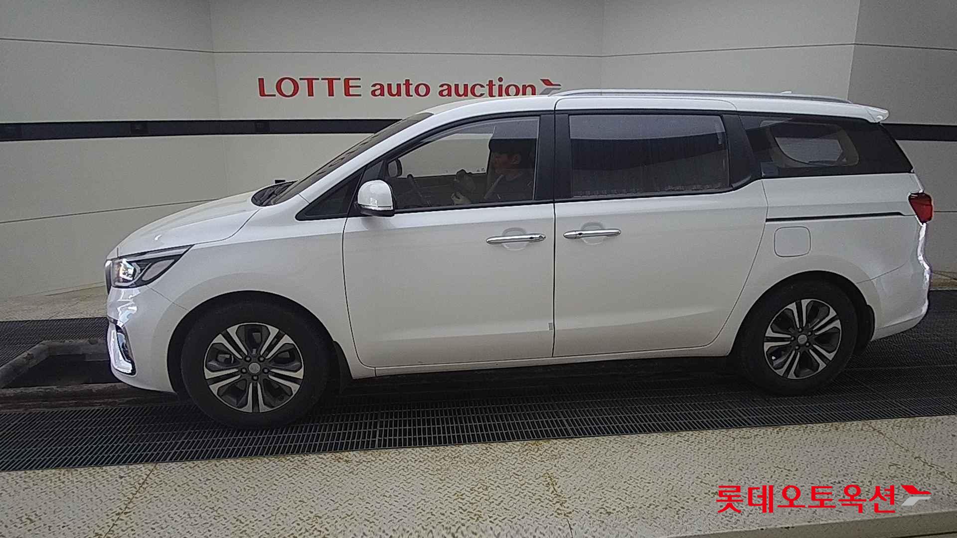 Kia Carnival id 2684547 из Кореи 7