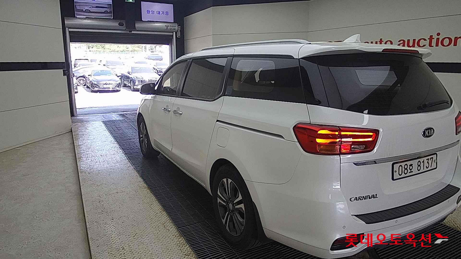 Kia Carnival id 2684547 из Кореи 9