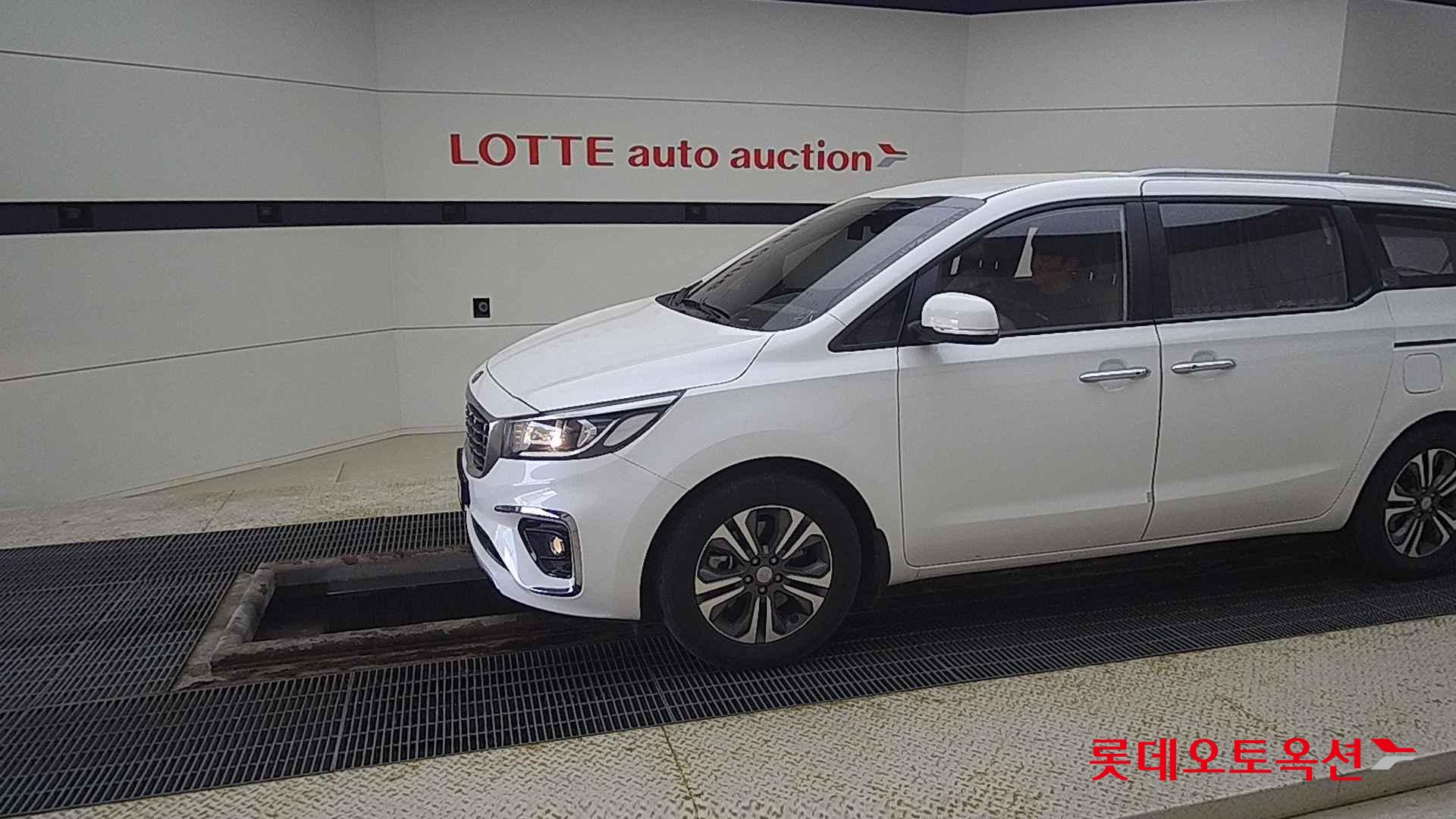 Kia Carnival id 2684547 из Кореи 12