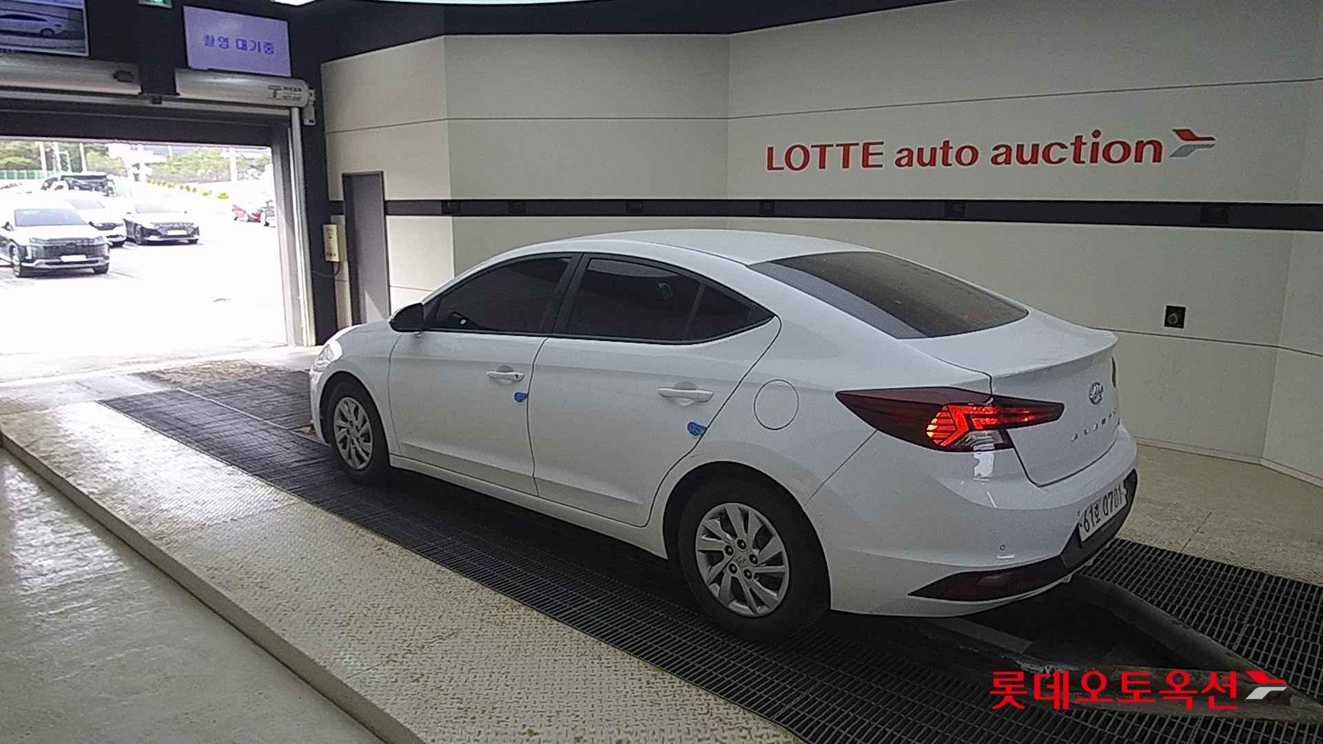 Hyundai Avante id 2704079 из Кореи 10