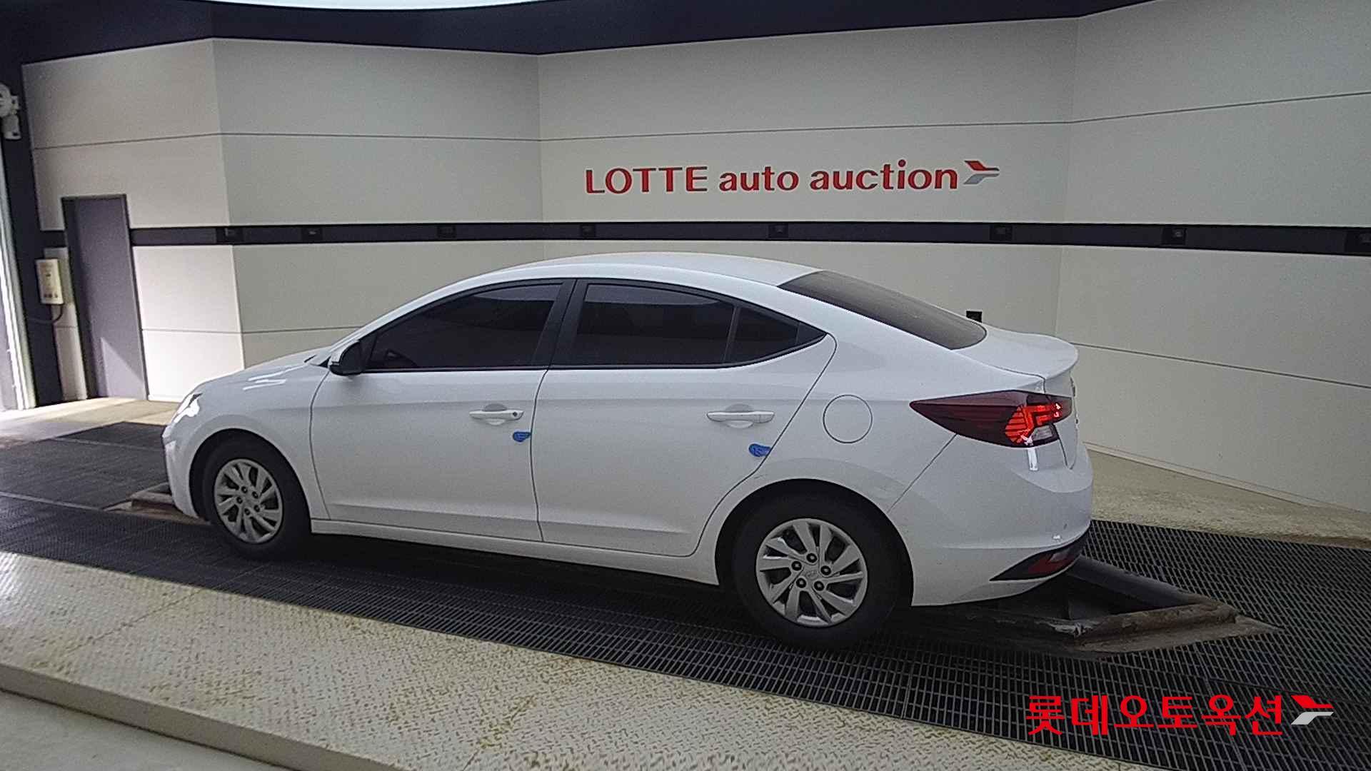Hyundai Avante id 2704079 из Кореи 11