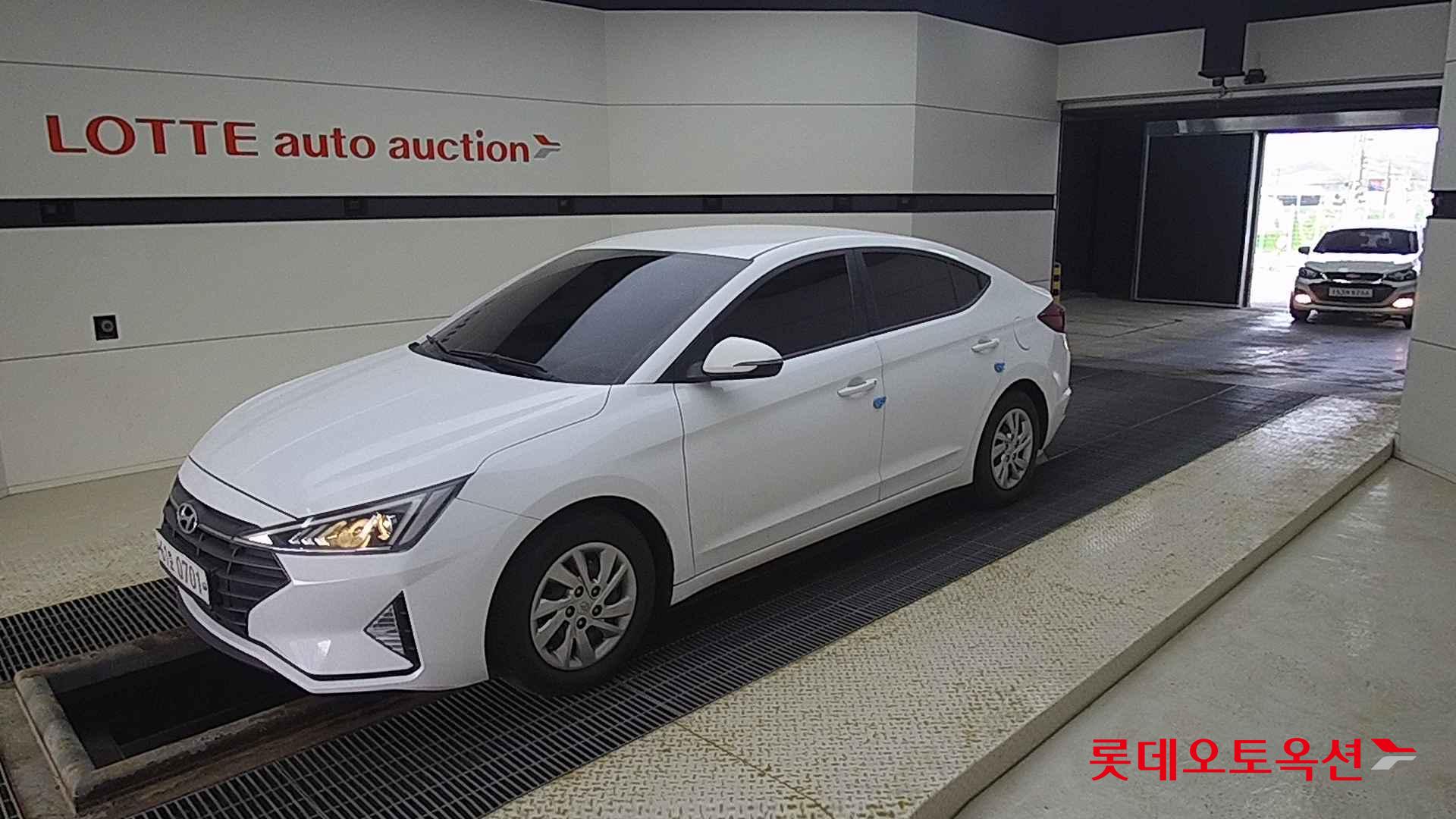 Hyundai Avante id 2704079 из Кореи 13
