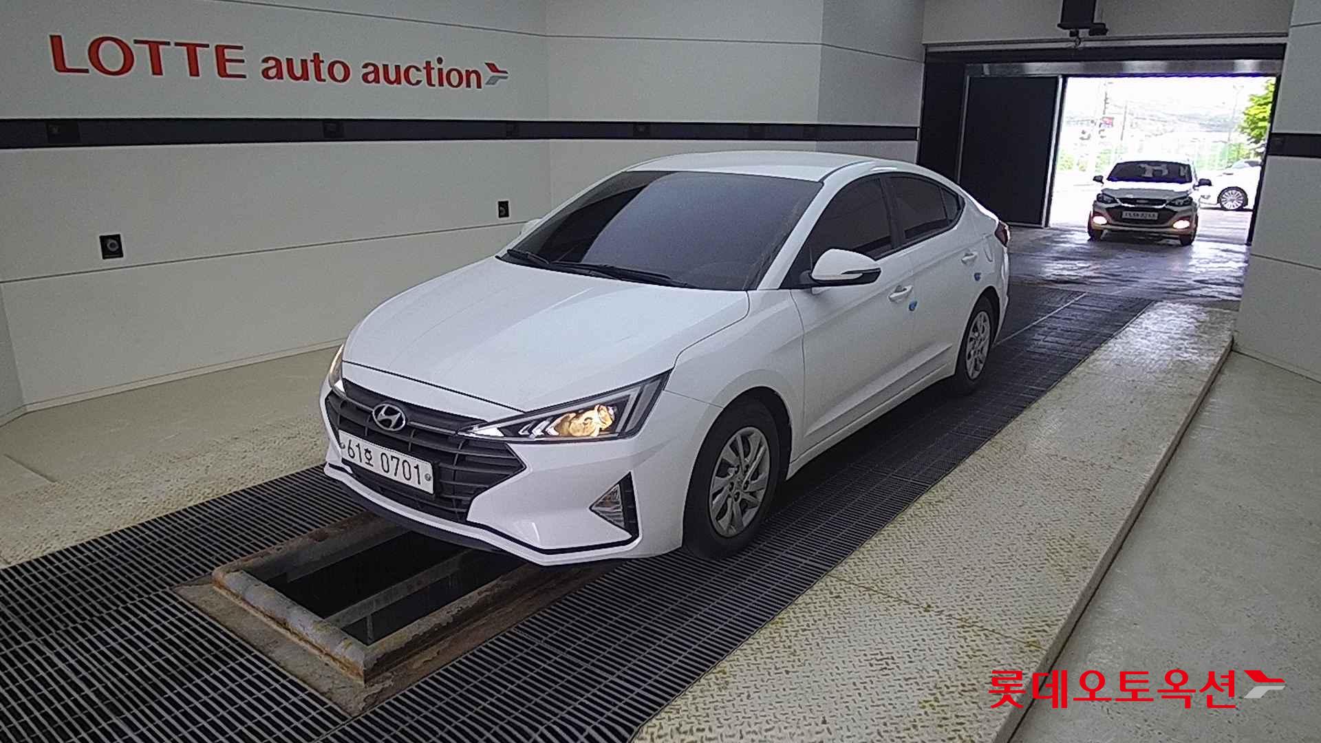 Hyundai Avante id 2704079 из Кореи 14