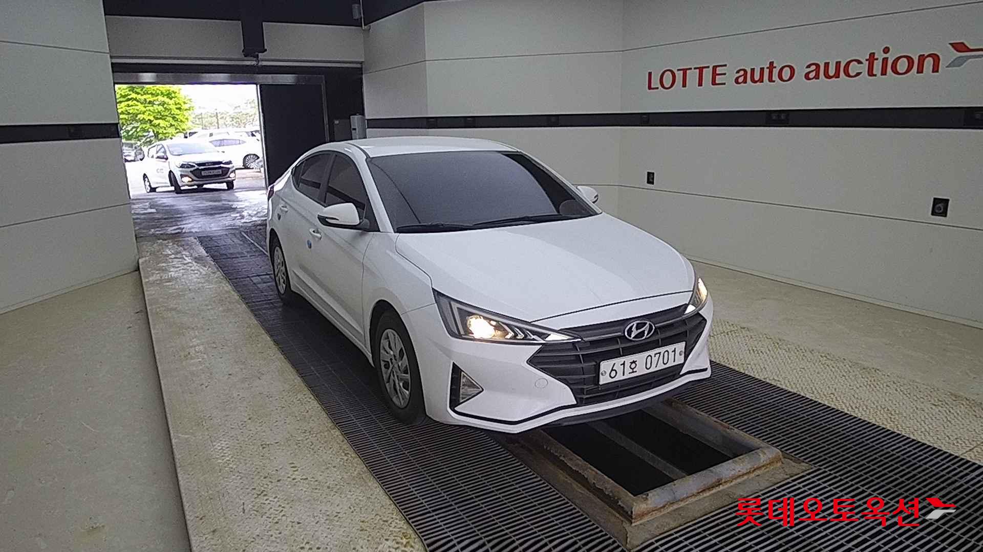 Hyundai Avante id 2704079 из Кореи 15