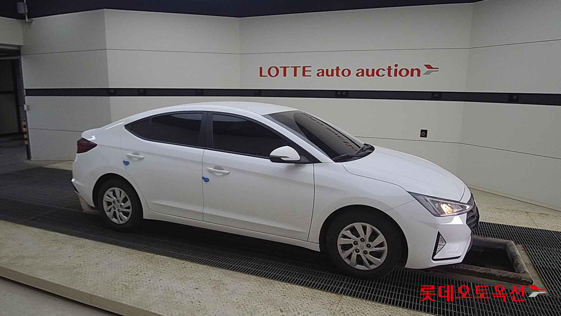 Hyundai Avante id 2704079 из Кореи 17