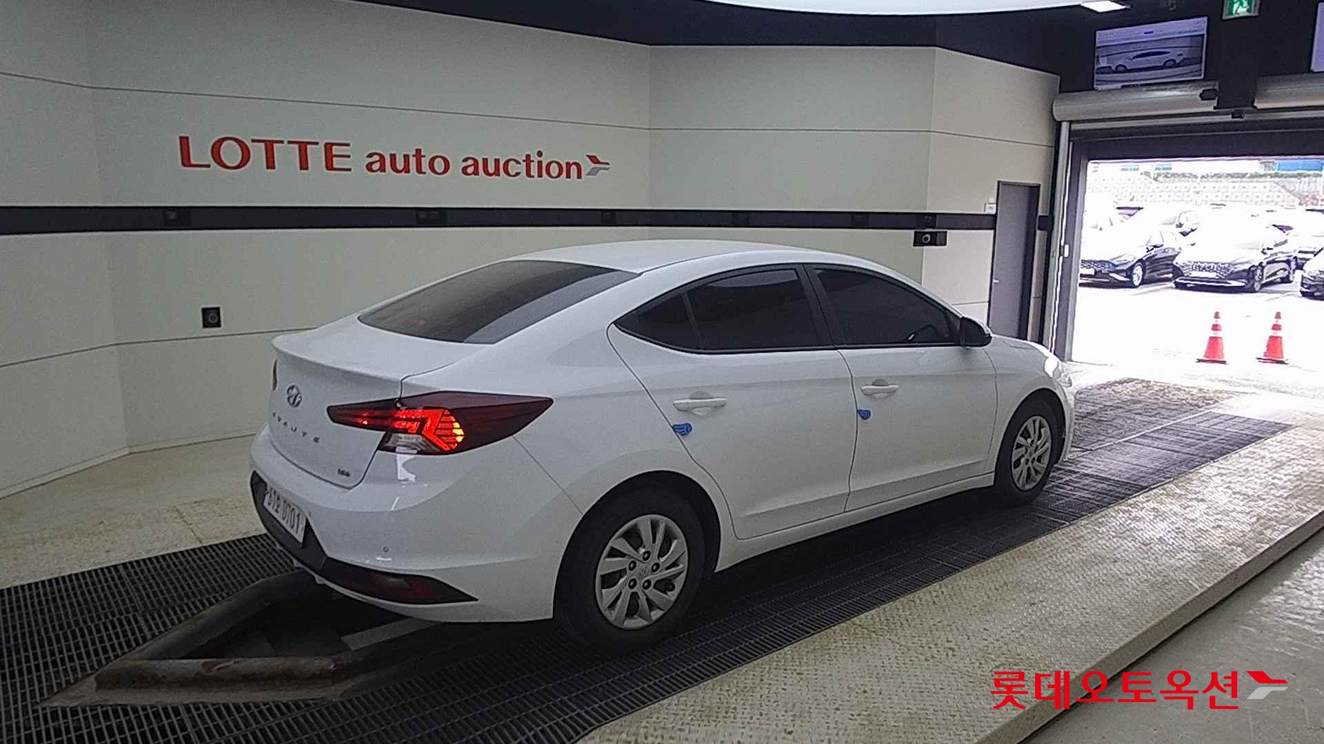 Hyundai Avante id 2704079 из Кореи 19