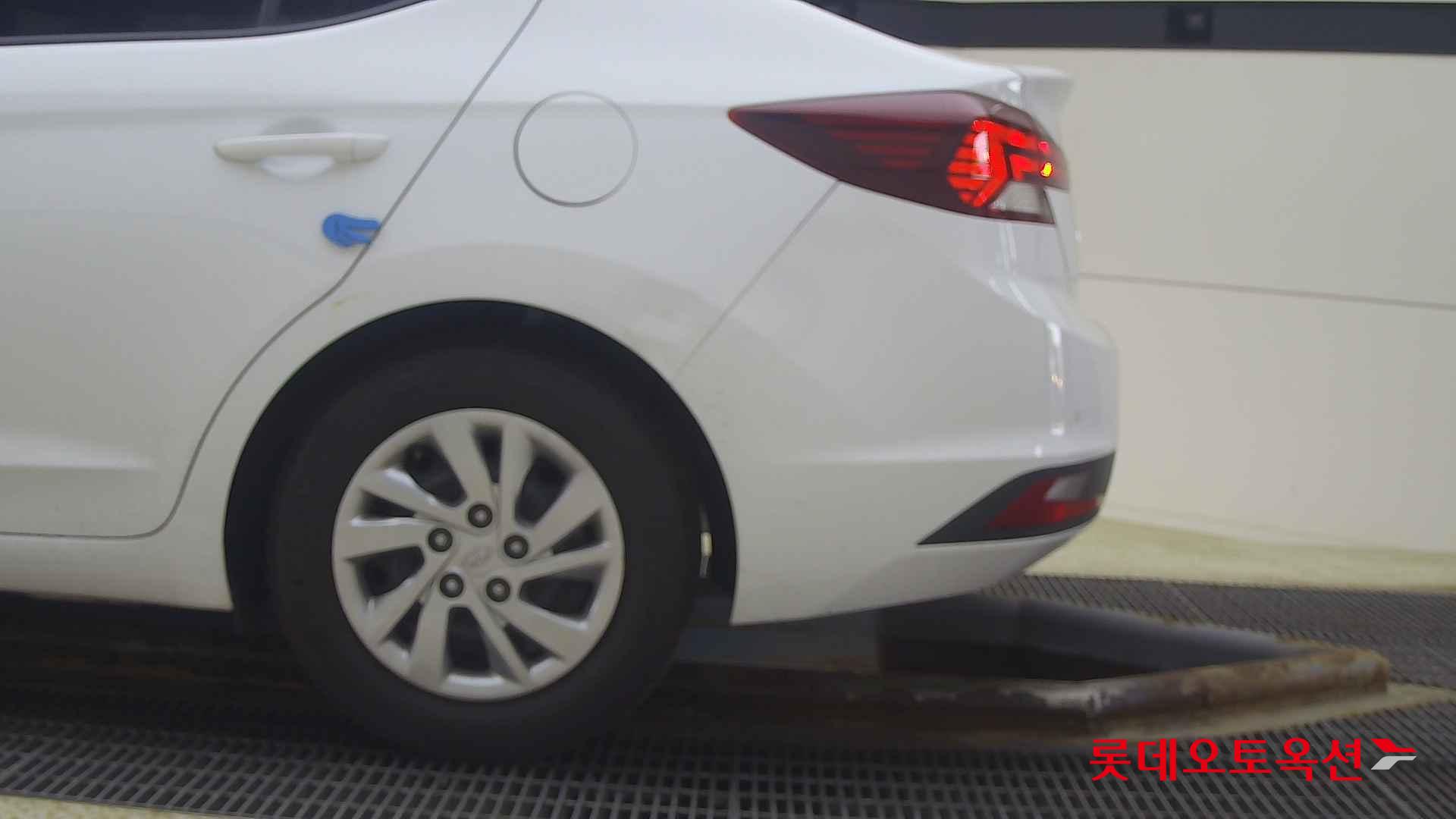 Hyundai Avante id 2704079 из Кореи 22