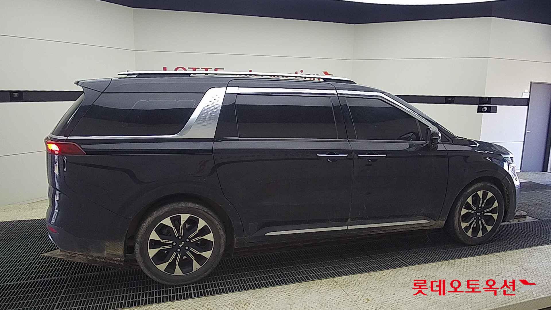 Kia Carnival id 2698293 из Кореи 18