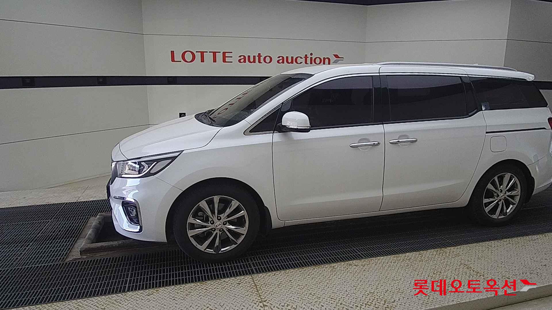 Kia Carnival id 2684536 из Кореи 12