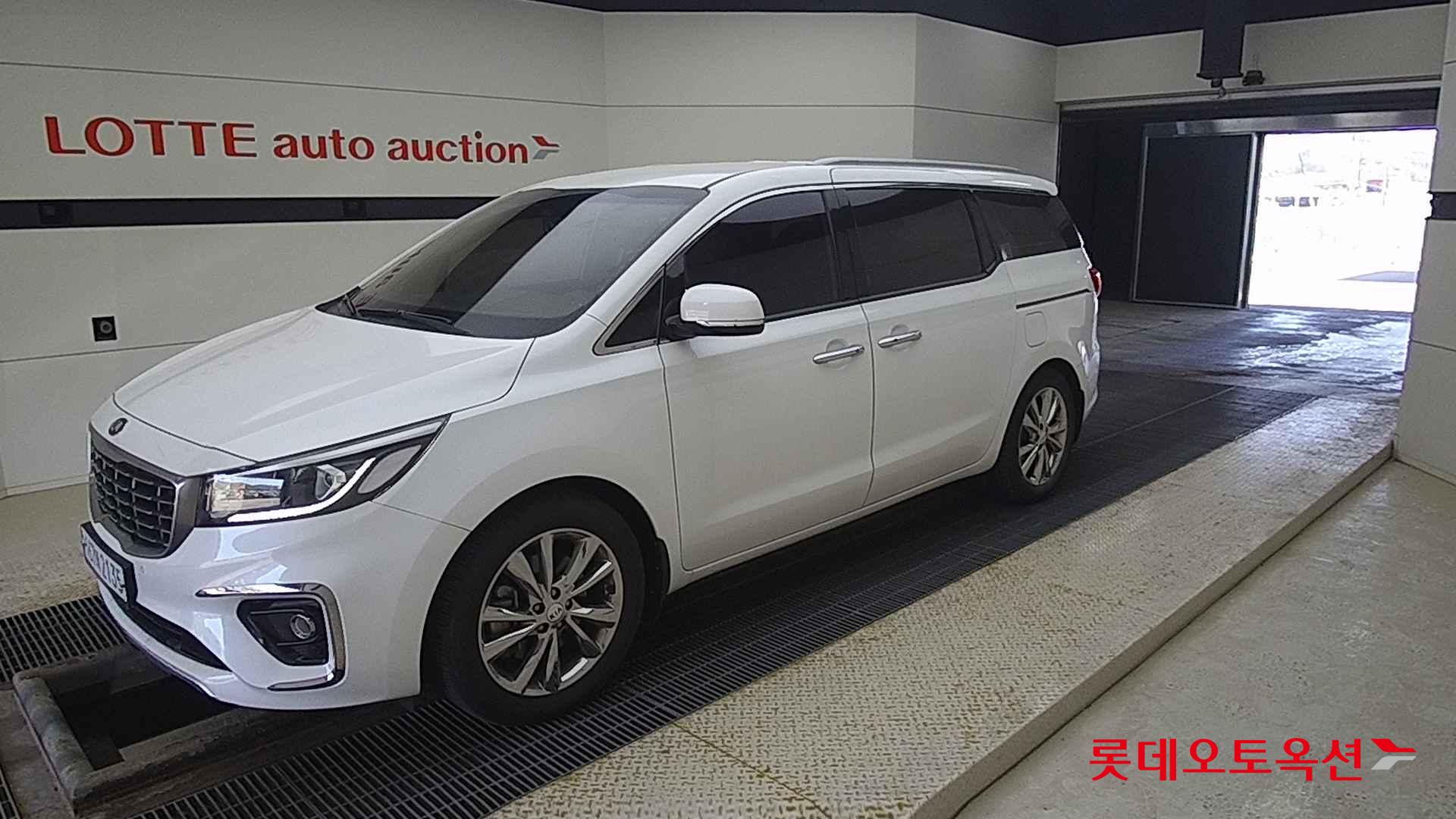 Kia Carnival id 2684536 из Кореи 13