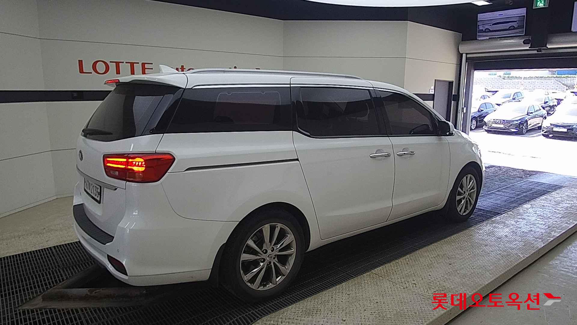 Kia Carnival id 2684536 из Кореи 19