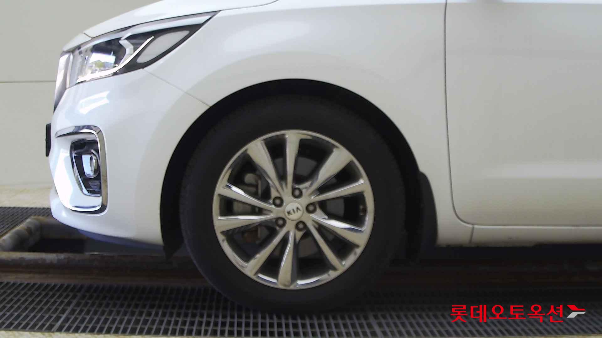 Kia Carnival id 2684536 из Кореи 21