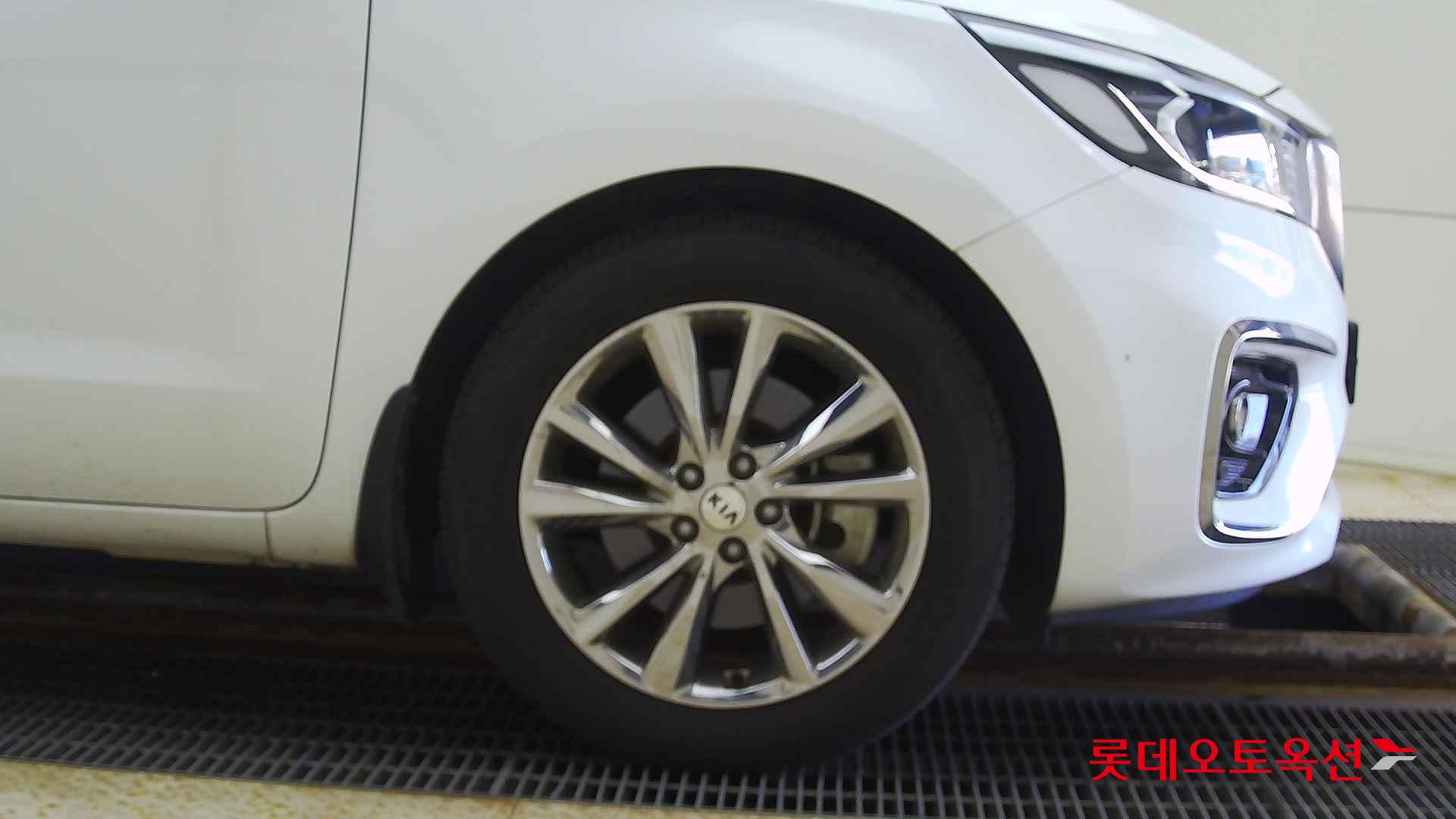 Kia Carnival id 2684536 из Кореи 23