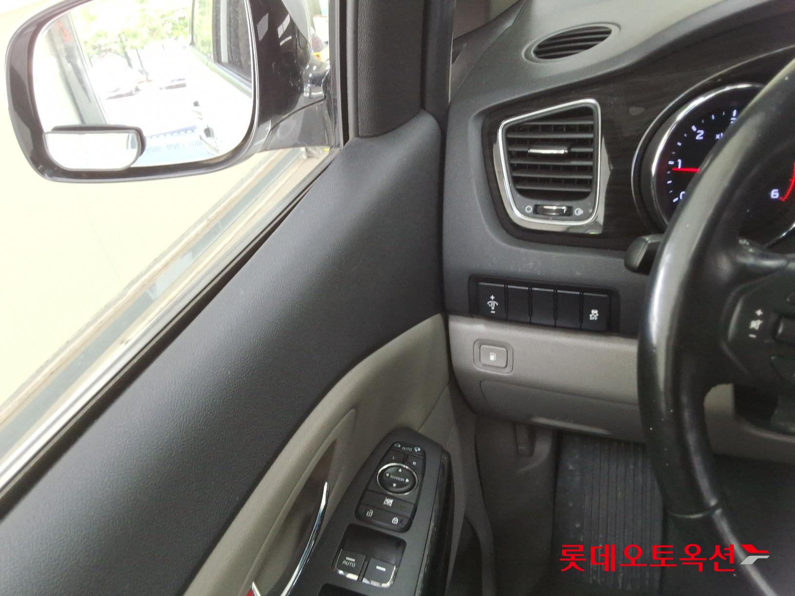 Kia Carnival id 2684536 из Кореи 28