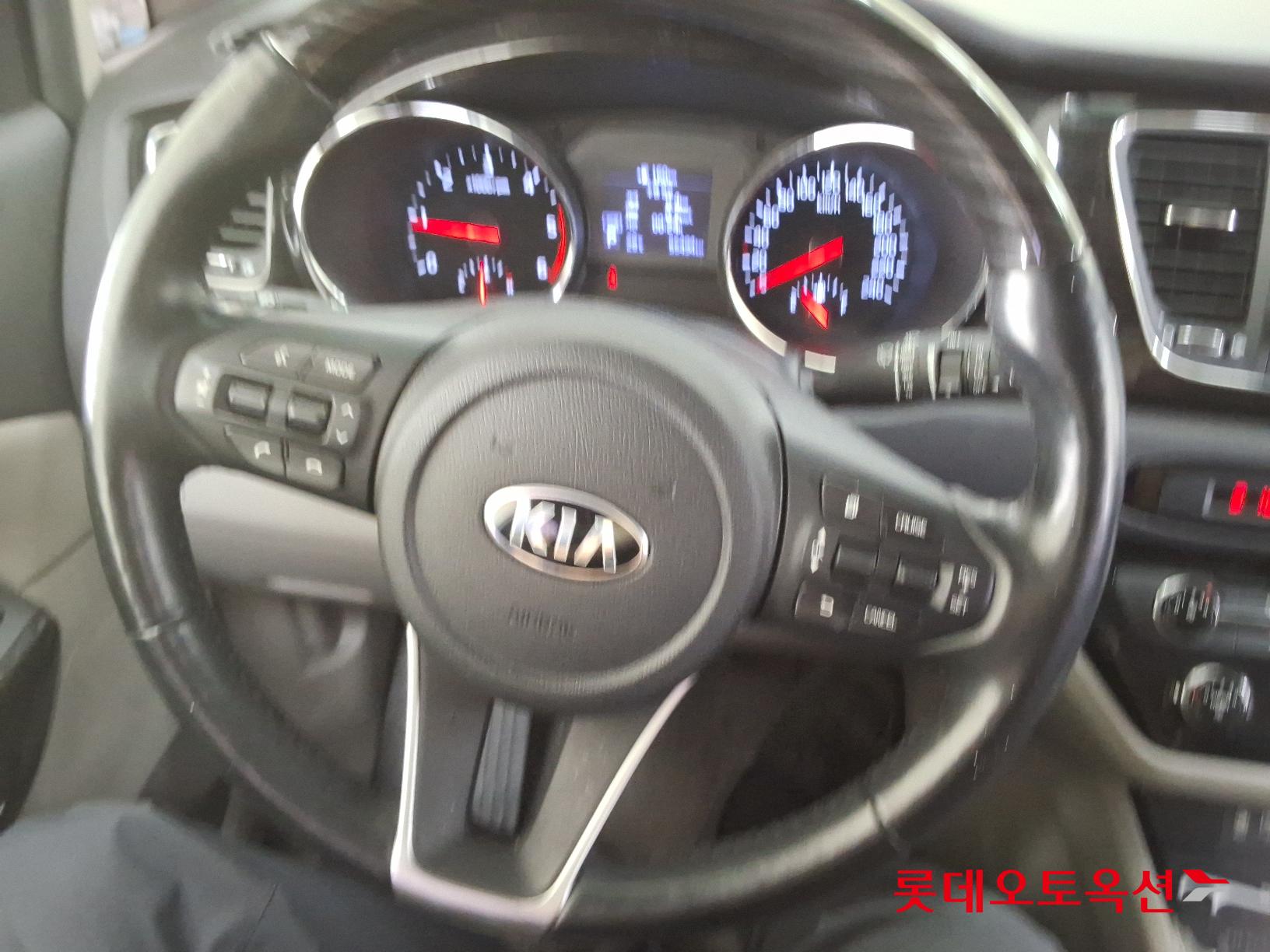 Kia Carnival id 2684536 из Кореи 29