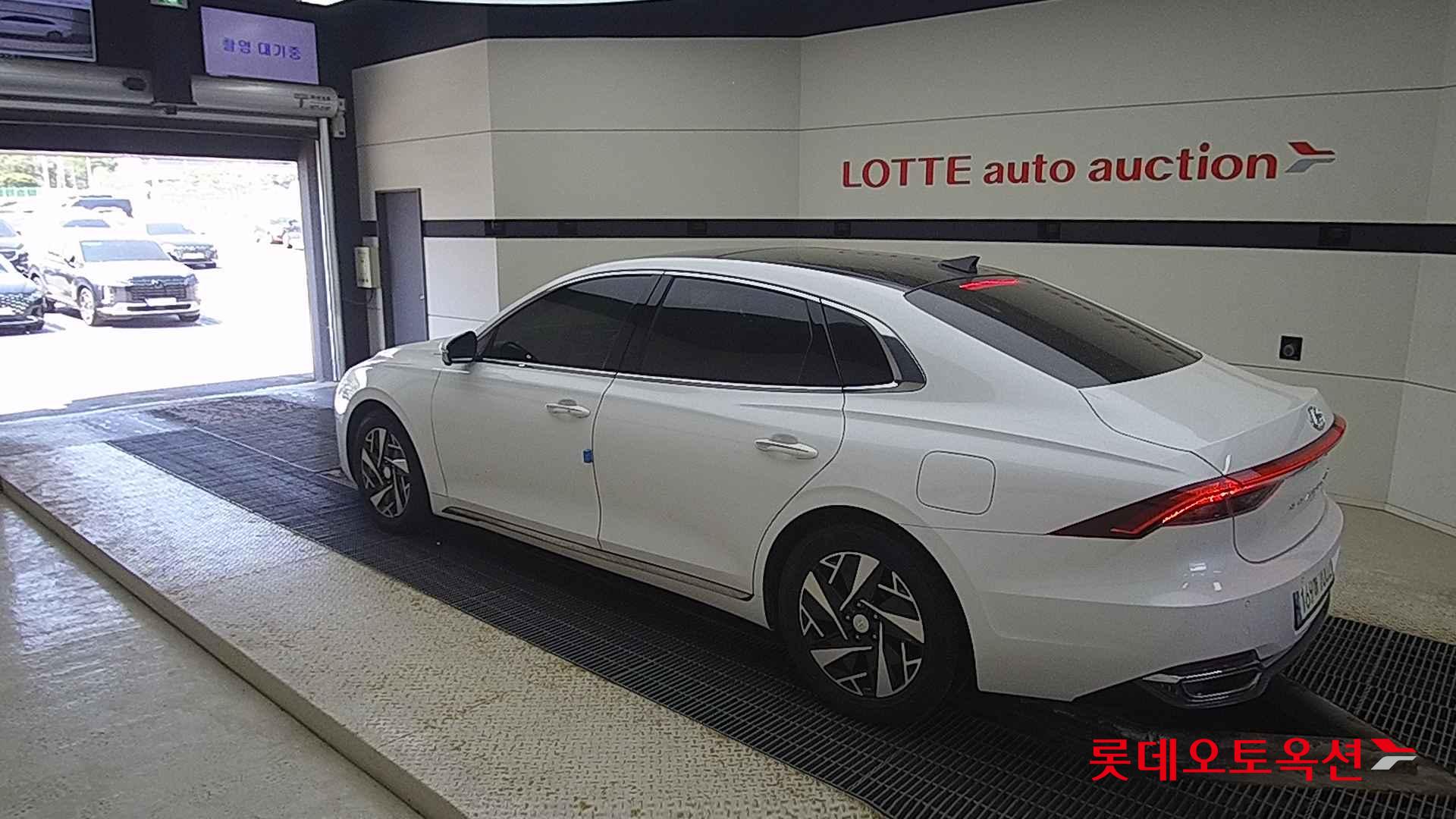 Hyundai Grandeur Hybrid id 2679420 из Кореи 10