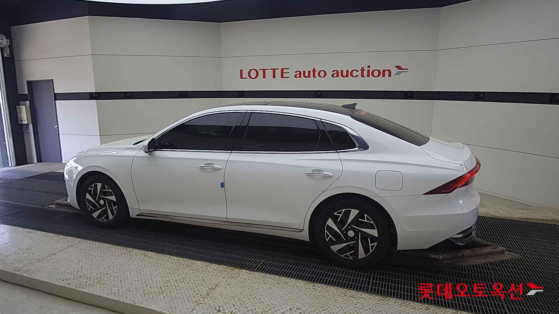 Hyundai Grandeur Hybrid id 2679420 из Кореи 11