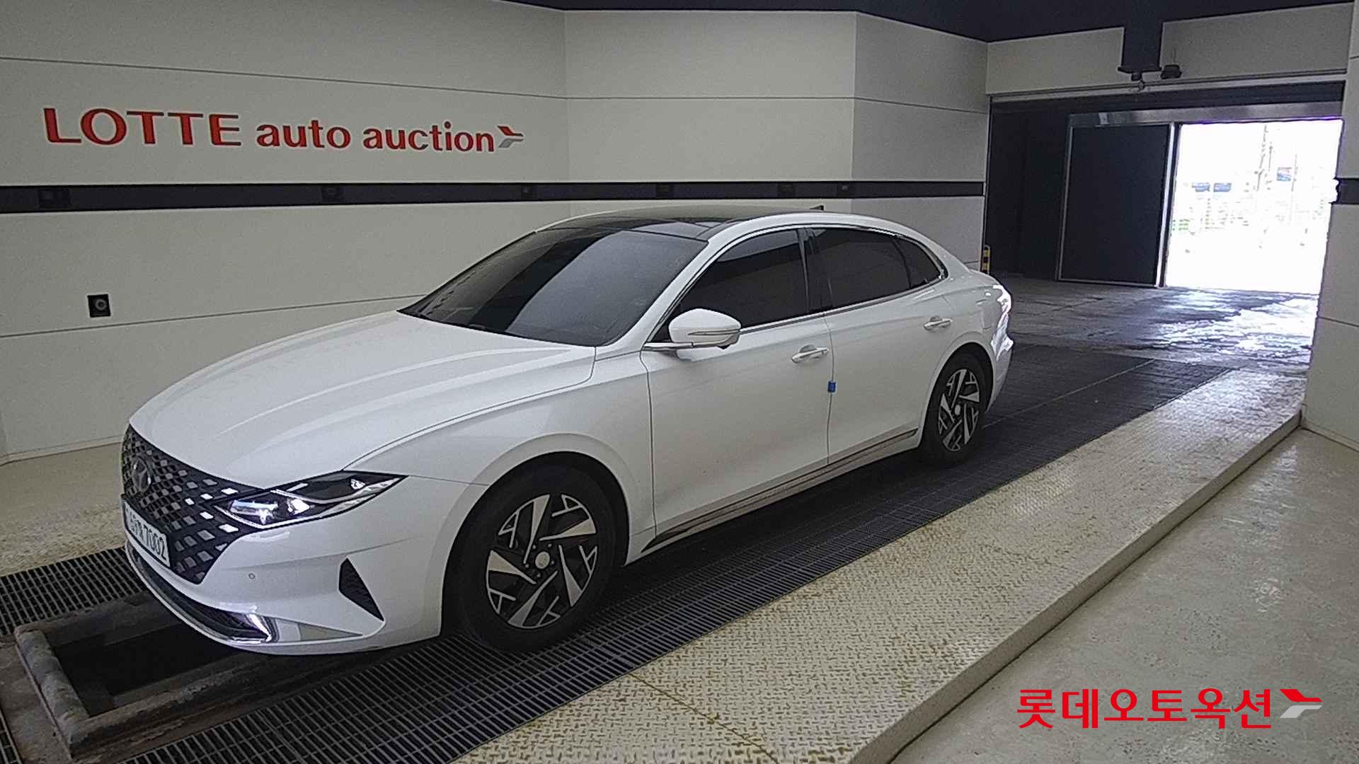 Hyundai Grandeur Hybrid id 2679420 из Кореи 13