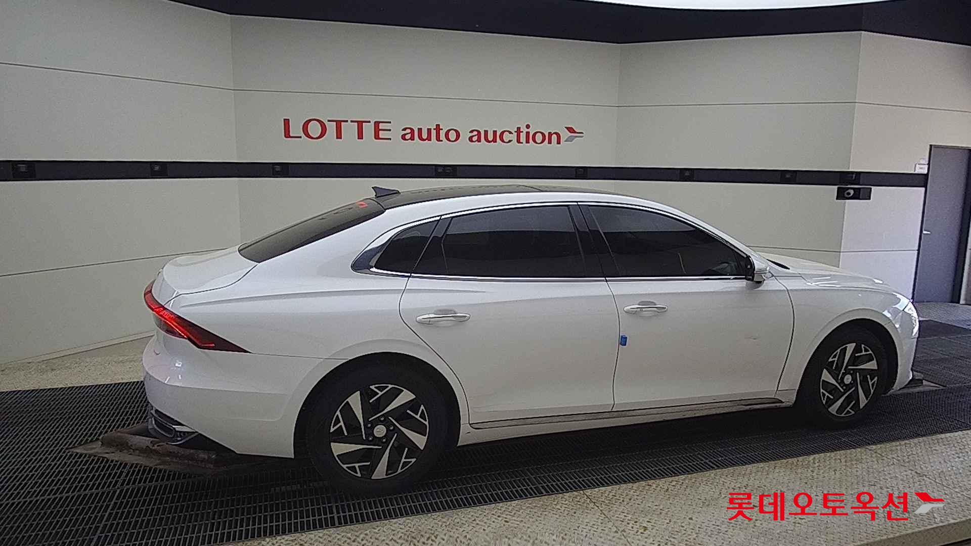 Hyundai Grandeur Hybrid id 2679420 из Кореи 18