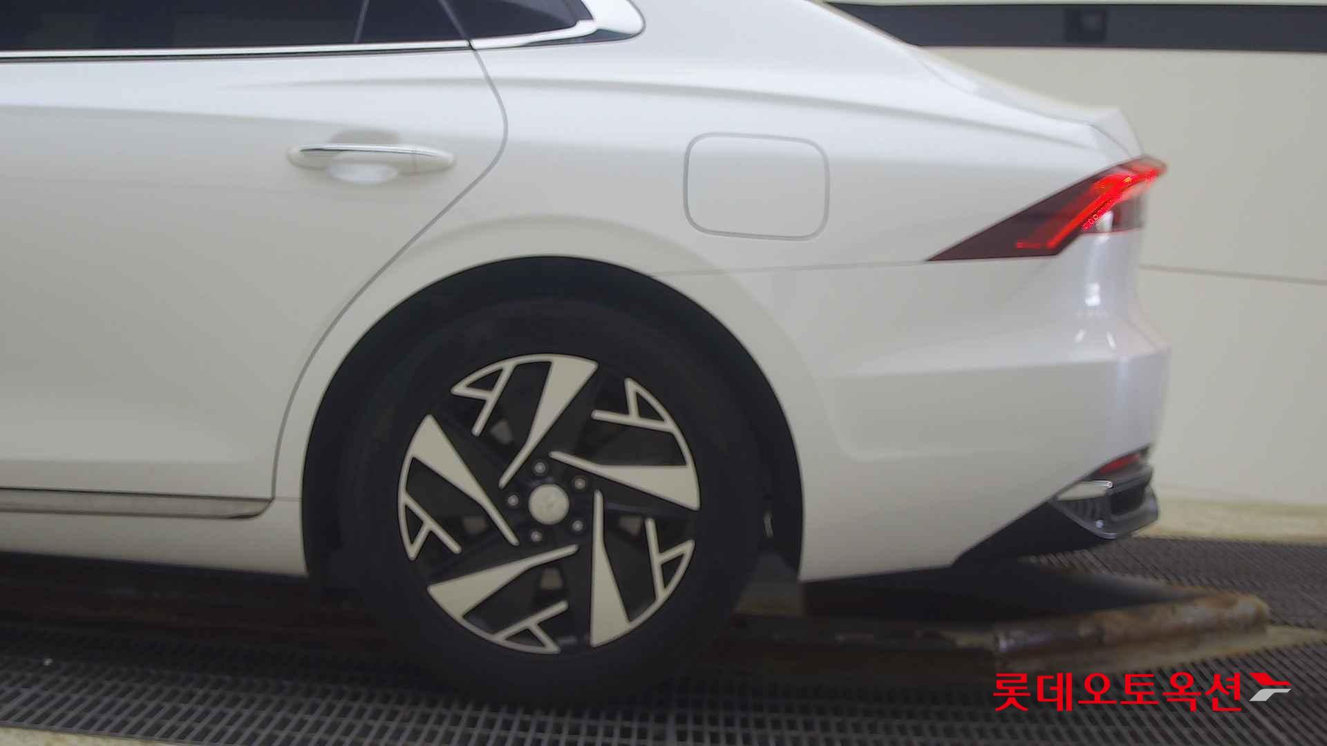 Hyundai Grandeur Hybrid id 2679420 из Кореи 22