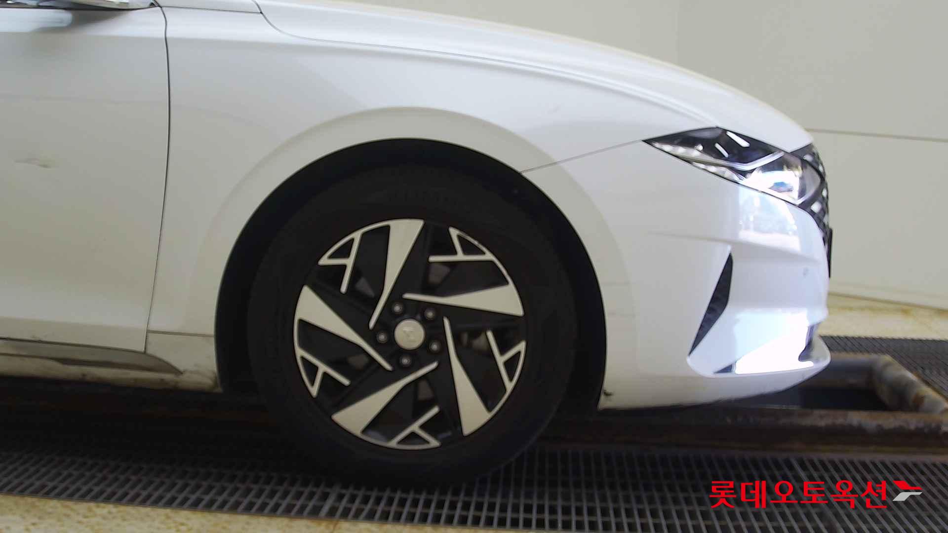 Hyundai Grandeur Hybrid id 2679420 из Кореи 23