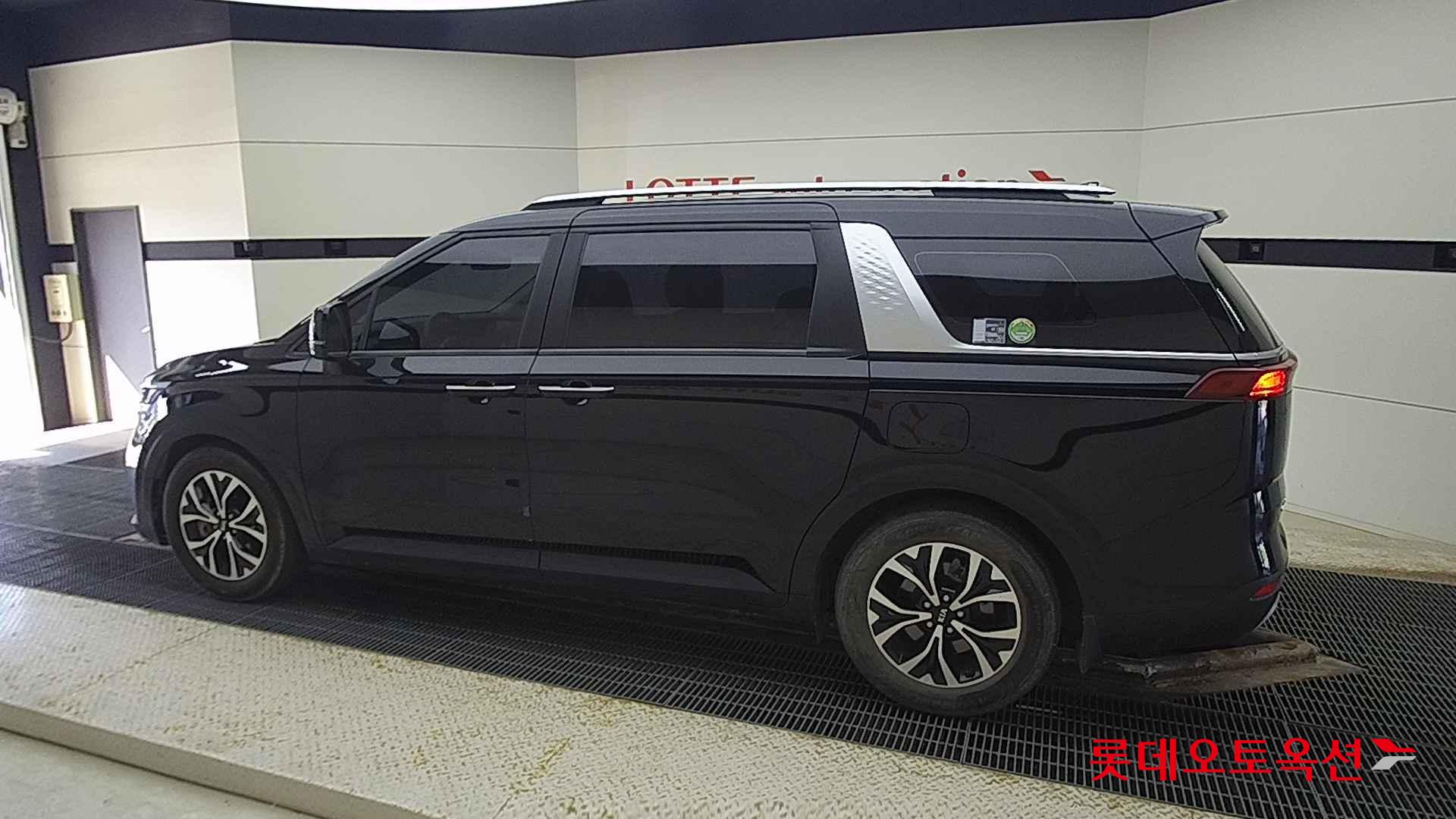 Kia Carnival id 2684505 из Кореи 11