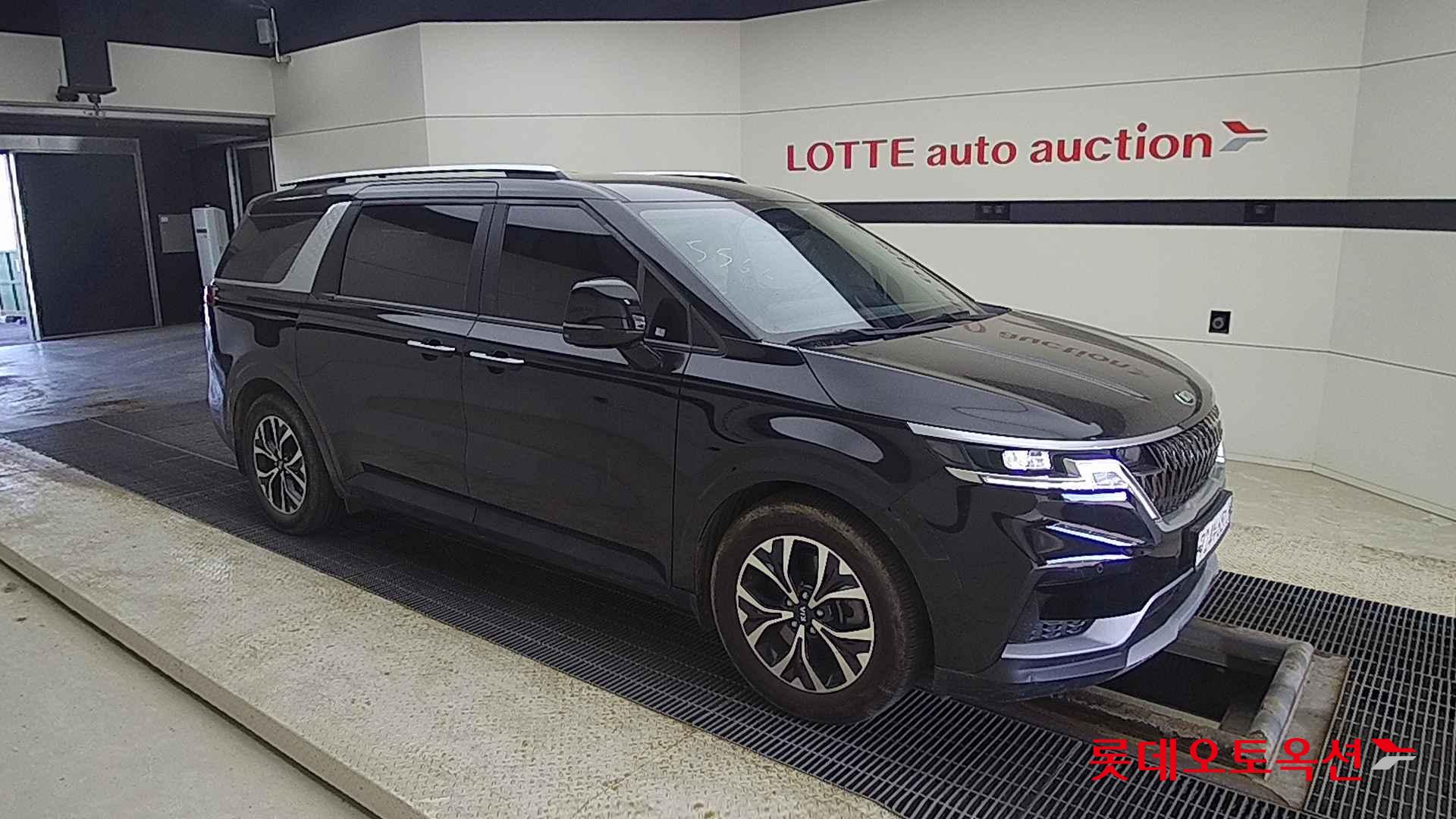 Kia Carnival id 2684505 из Кореи 16