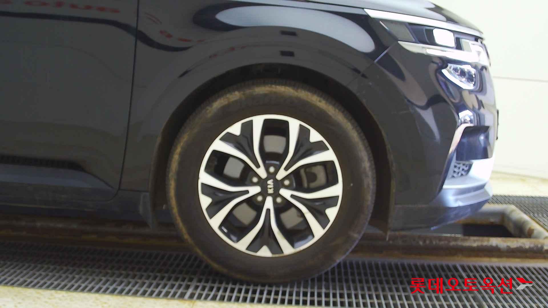 Kia Carnival id 2684505 из Кореи 23