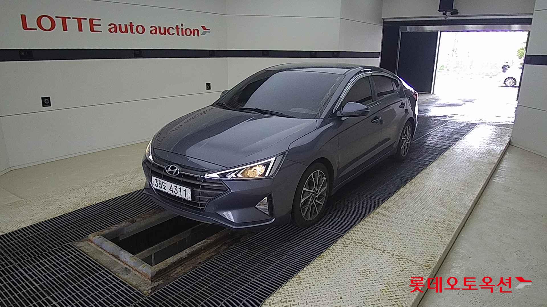 Hyundai Avante id 2704075 из Кореи 14